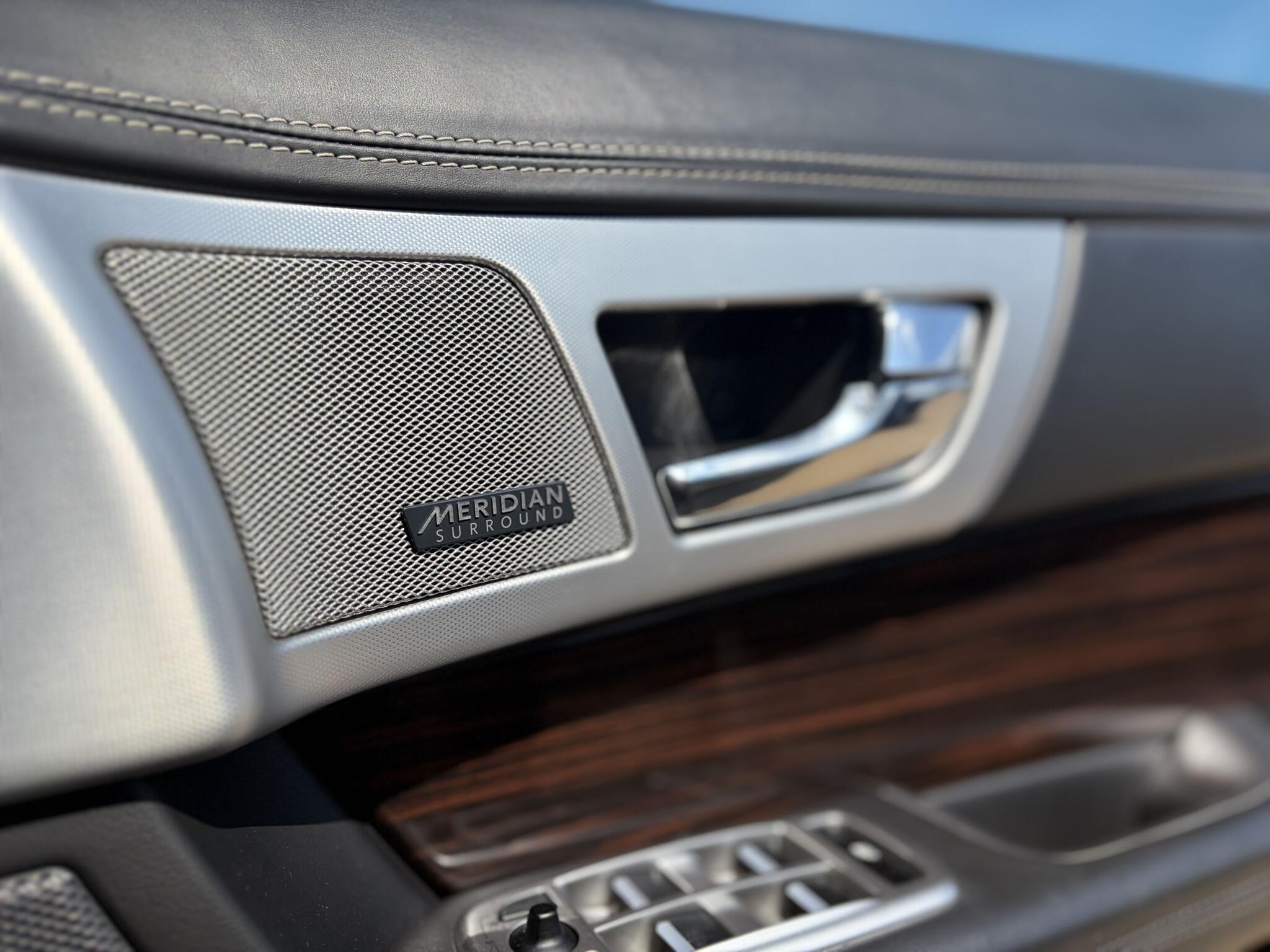 Jaguar XF view 16