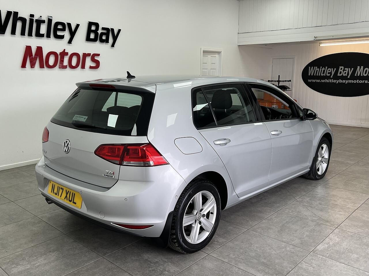 Volkswagen Golf view 2