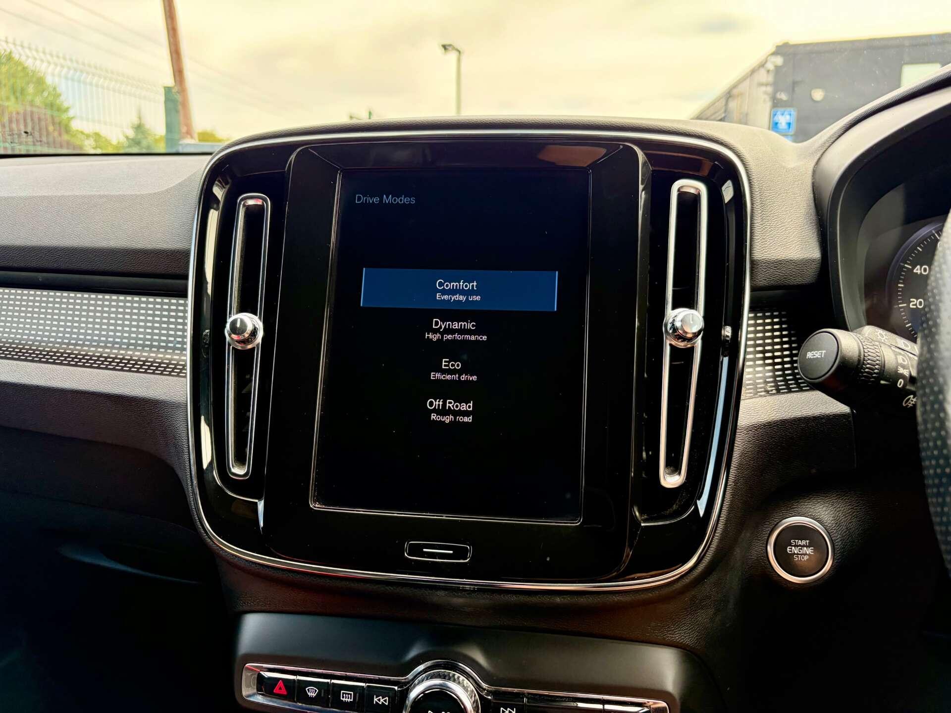 Volvo XC40 view 47
