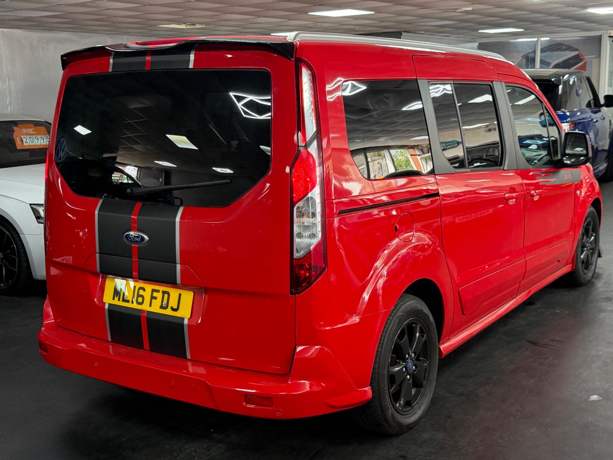 Ford Grand Tourneo Connect view 7