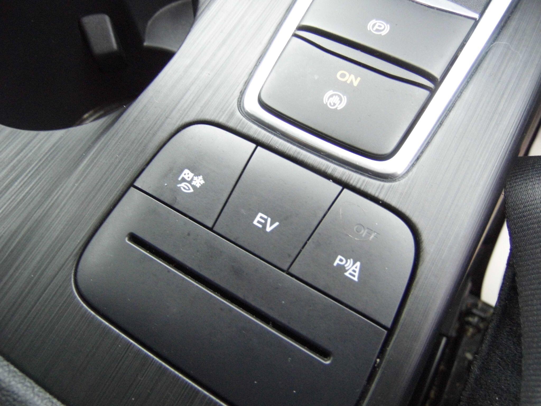 Ford Kuga view 19