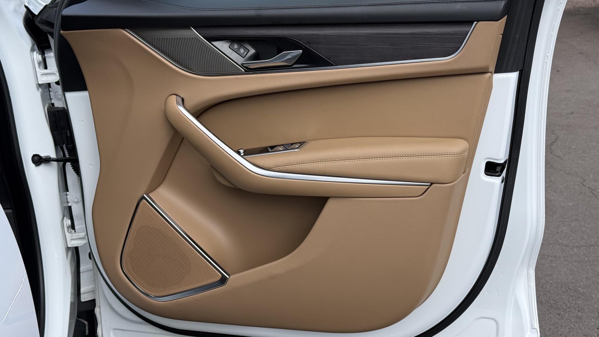 Jaguar F-Pace view 28