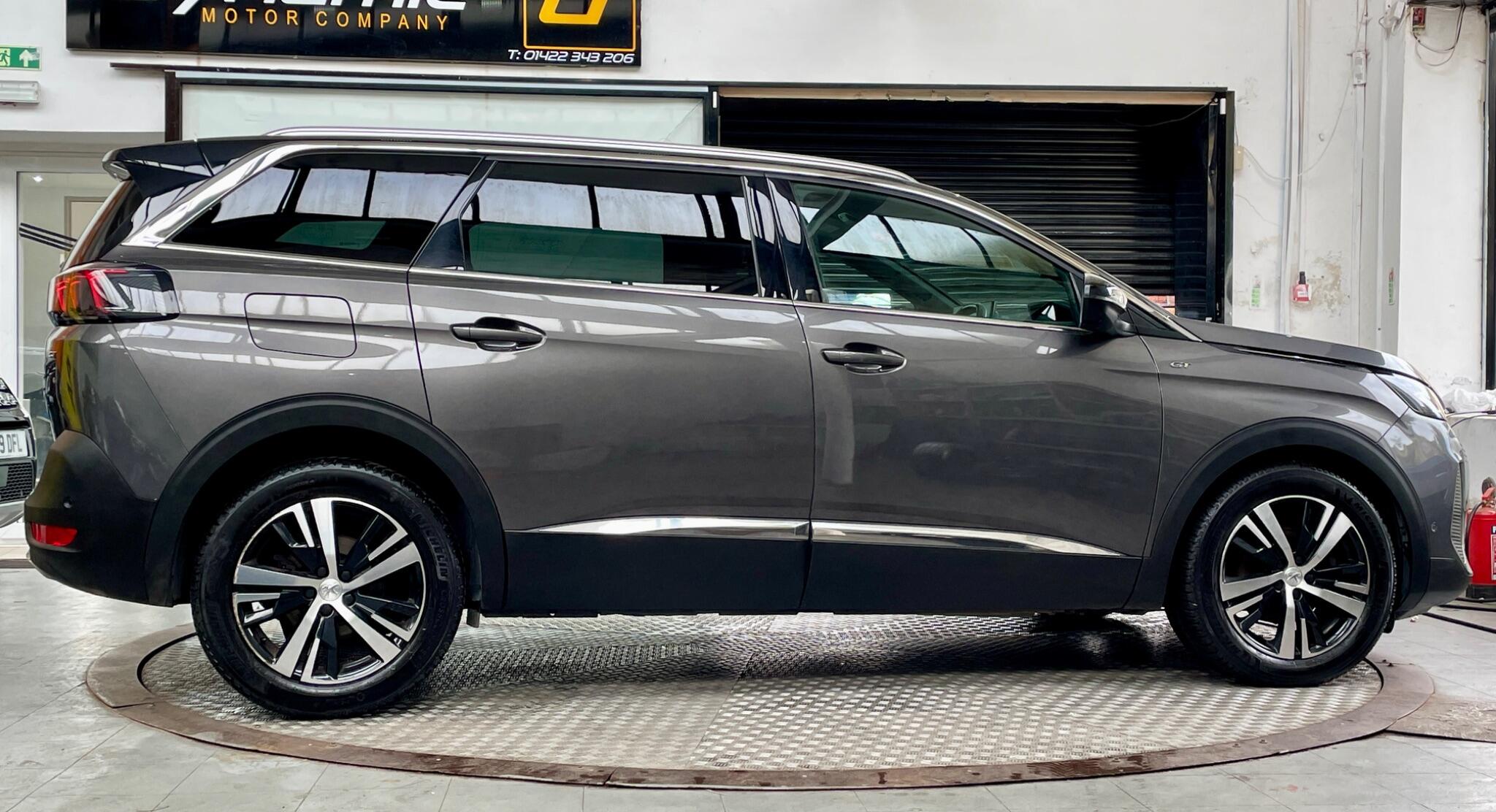 Peugeot 5008 view 18