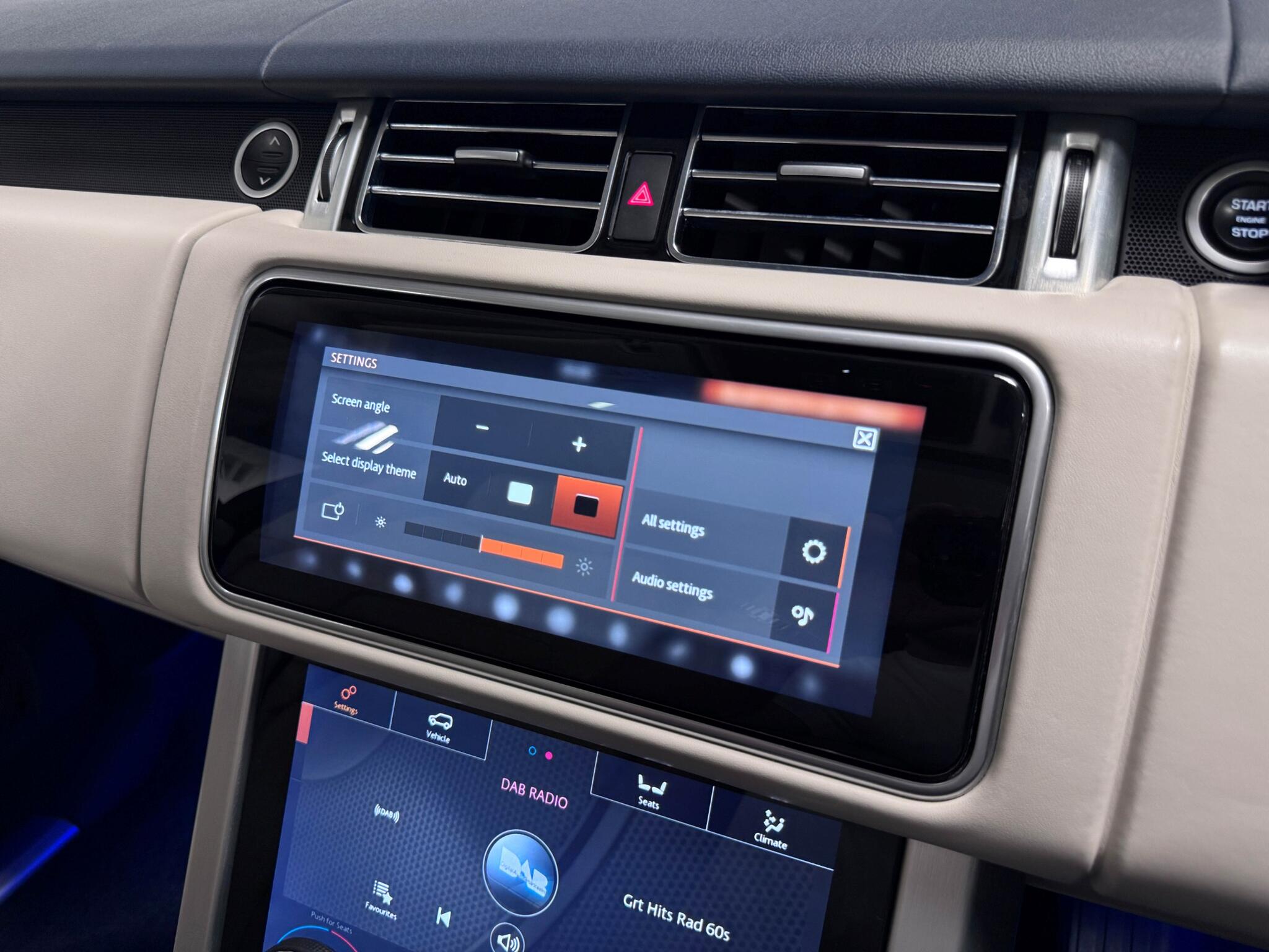 Land Rover Range Rover view 55