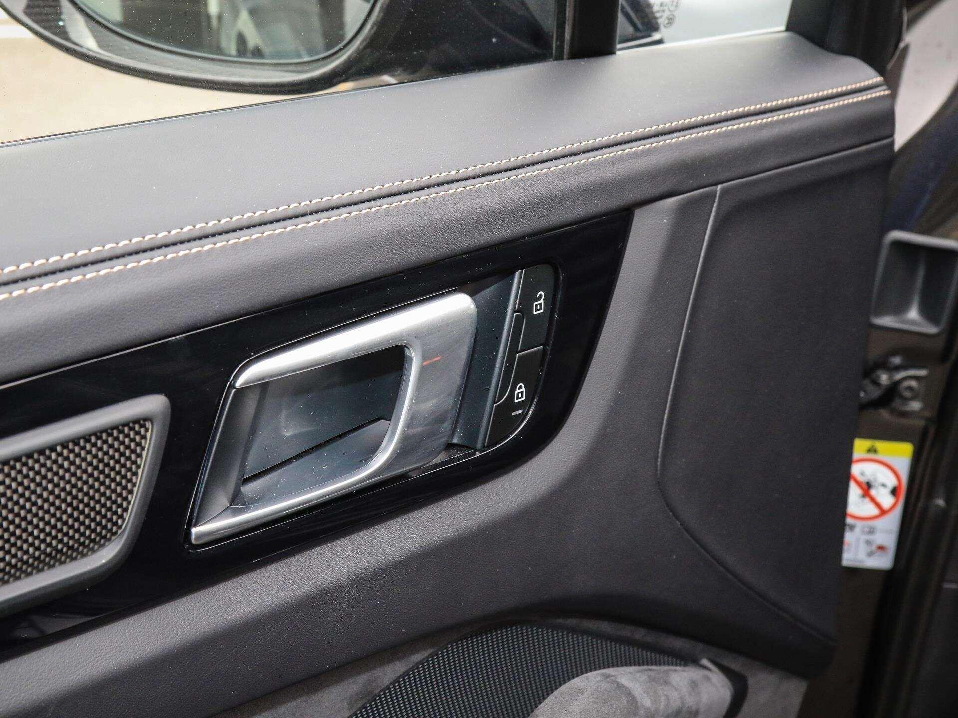 Porsche Cayenne view 24