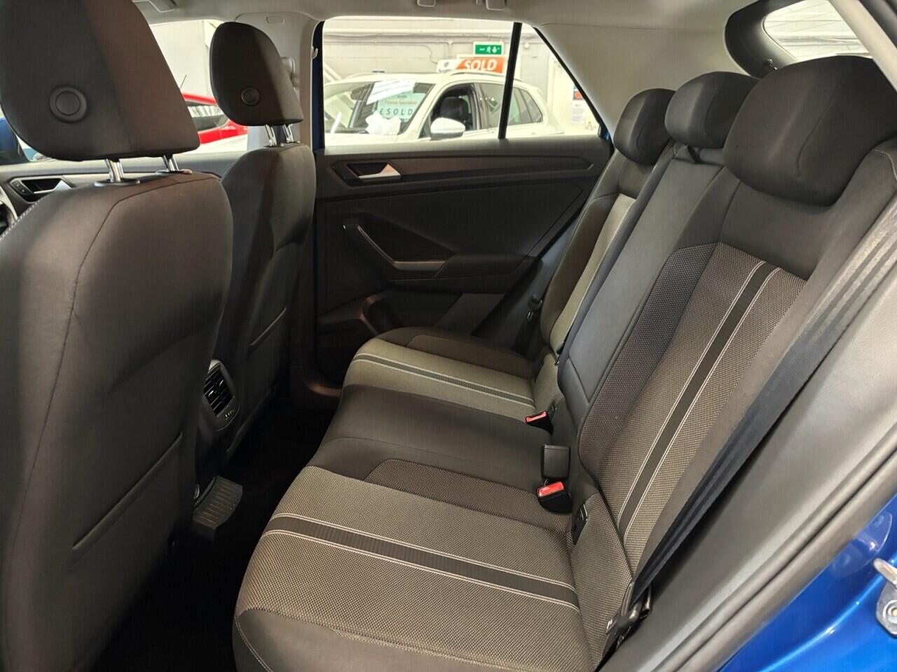 Volkswagen T-Roc view 22