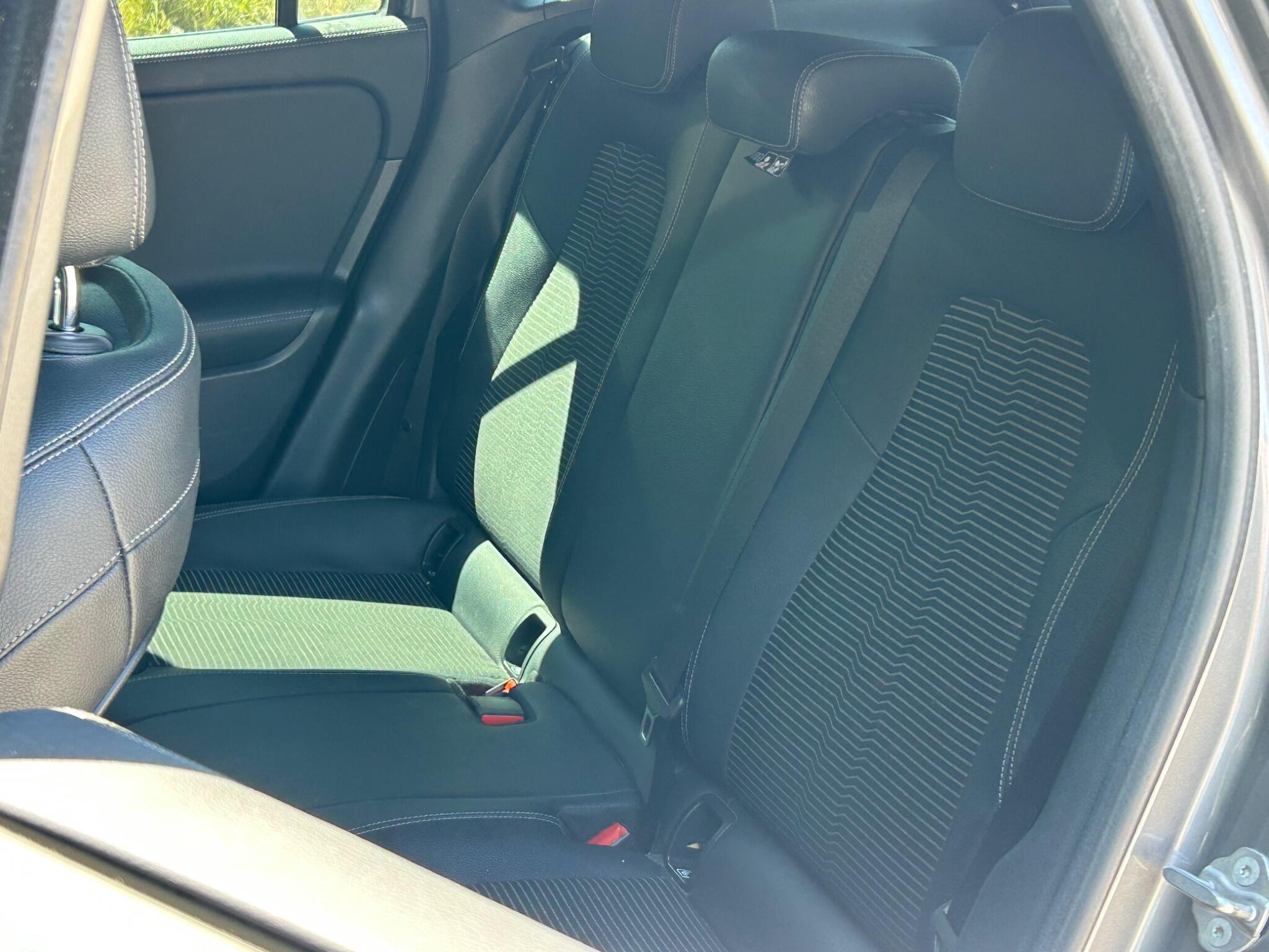 Mercedes-Benz Gla view 18