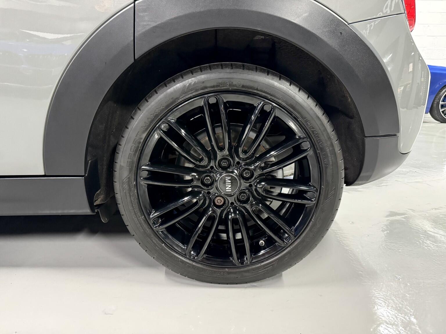 Mini Cooper view 4