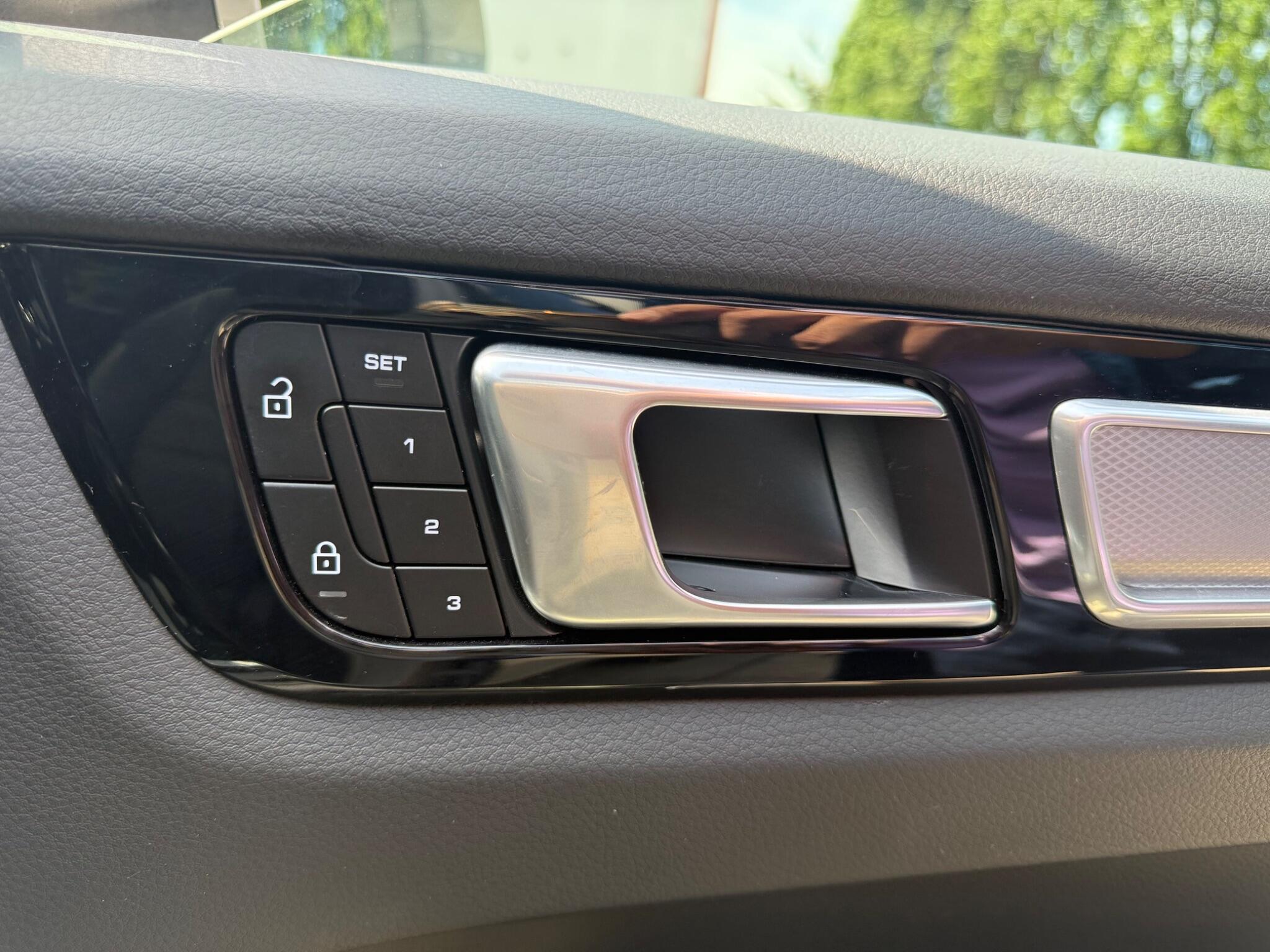 Porsche Cayenne view 20