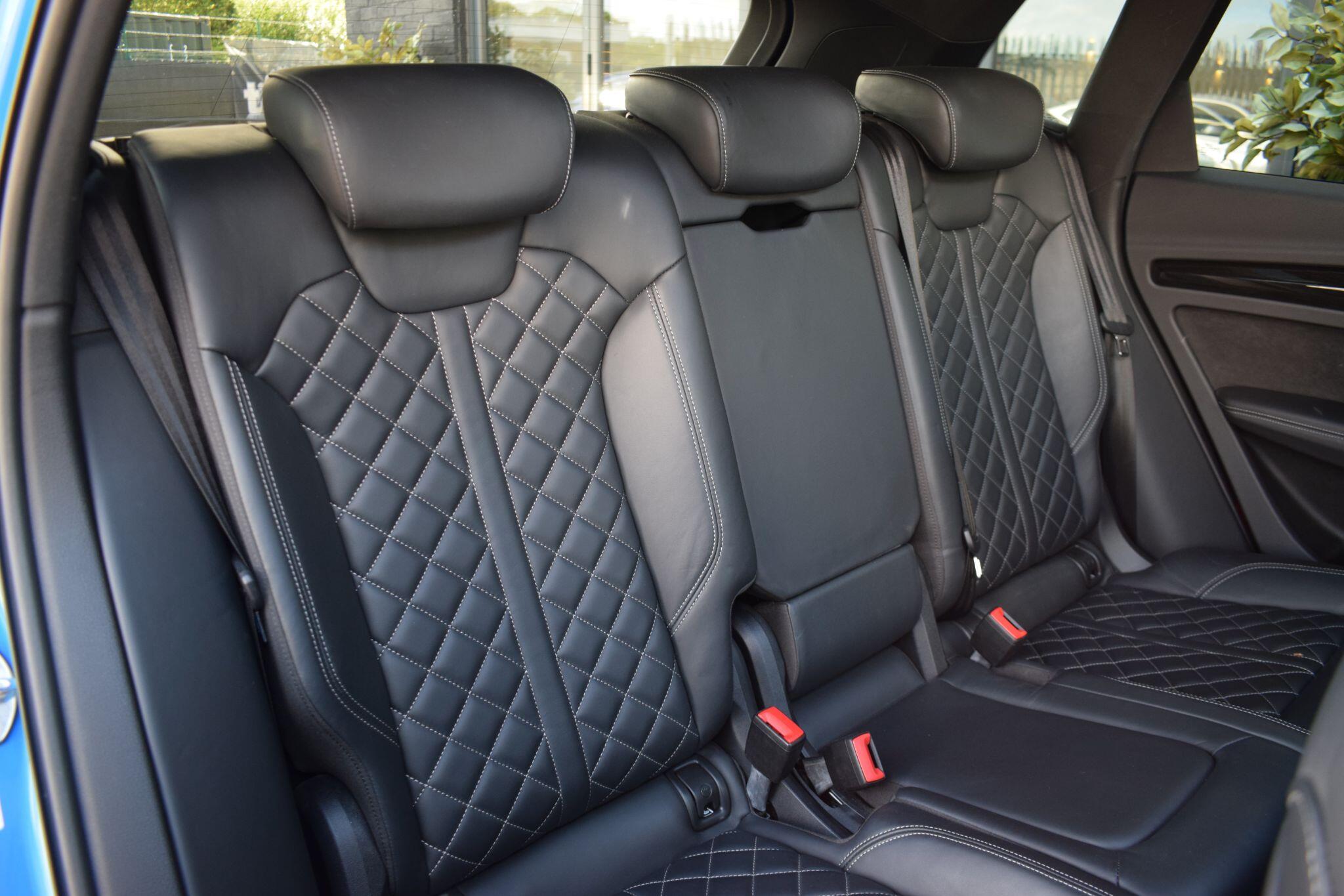 Audi SQ5 view 31
