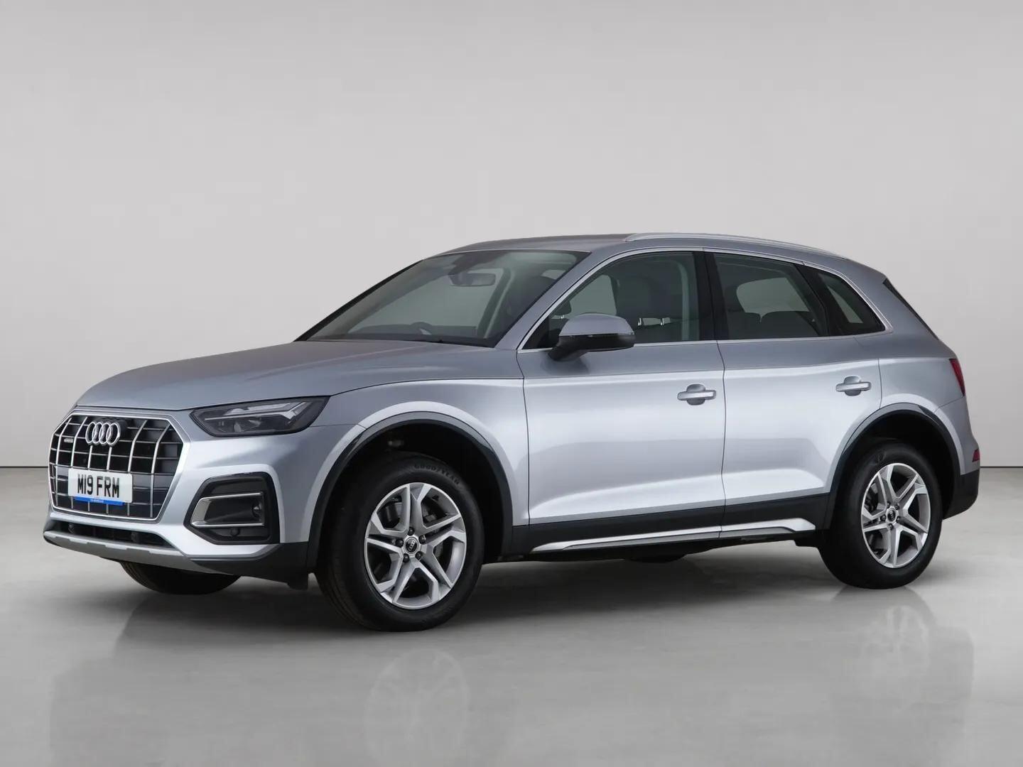 Audi Q5 view 2