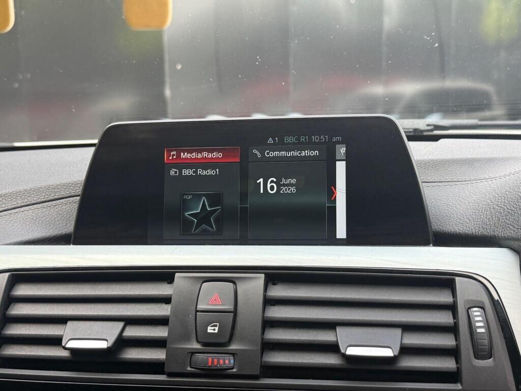BMW 3 Series view 35