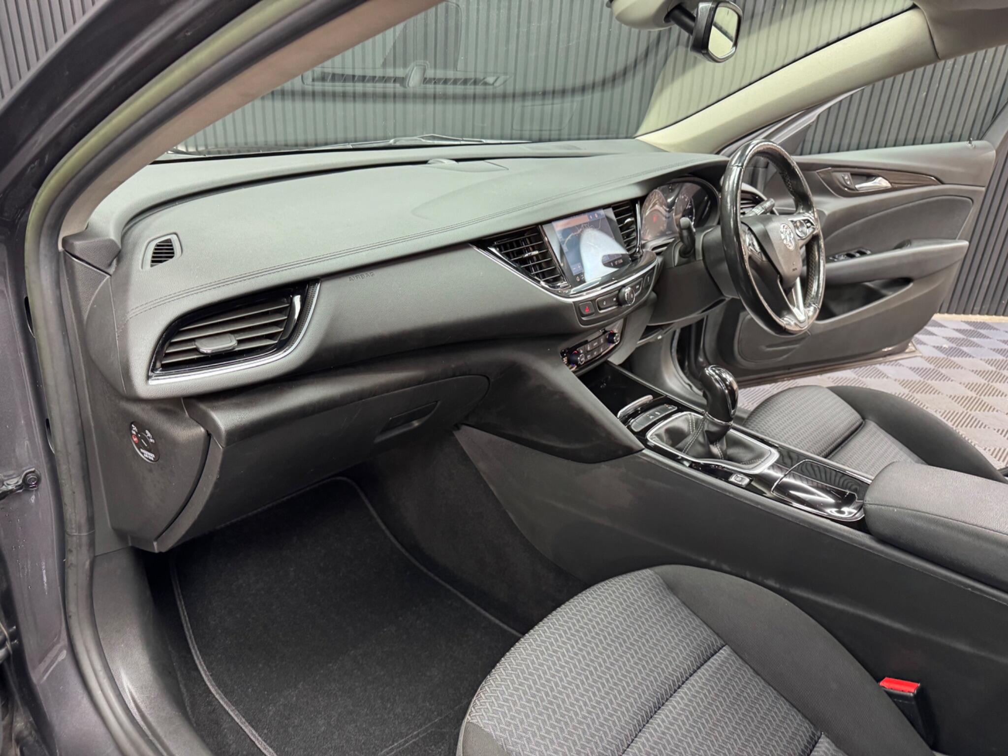 Vauxhall Insignia view 41
