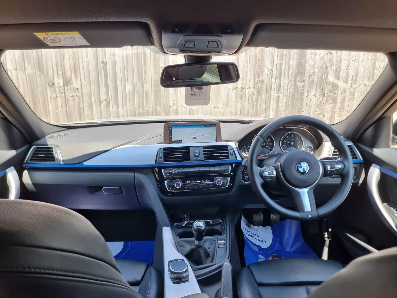 BMW 3 Series view 6