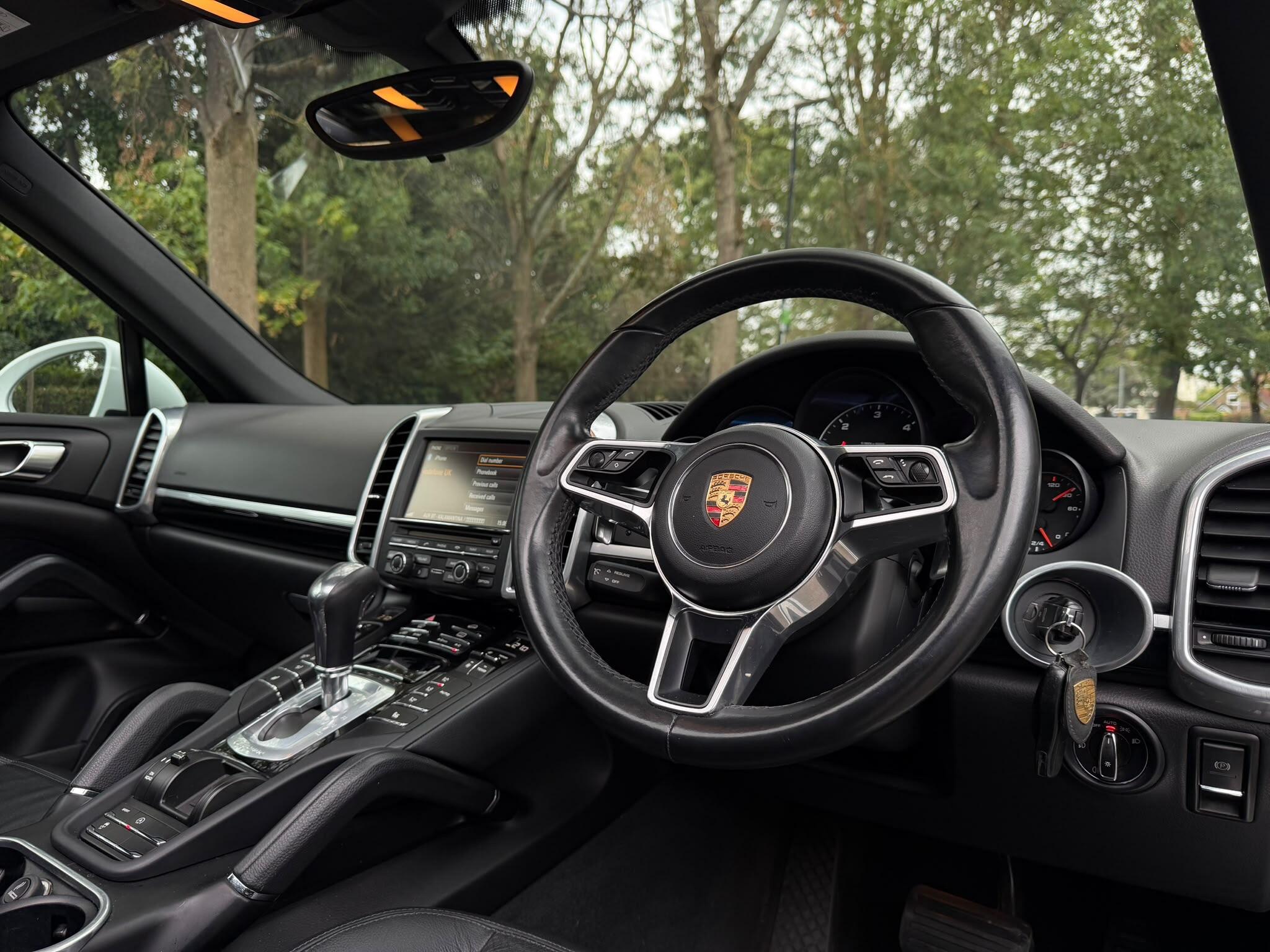 Porsche Cayenne view 12