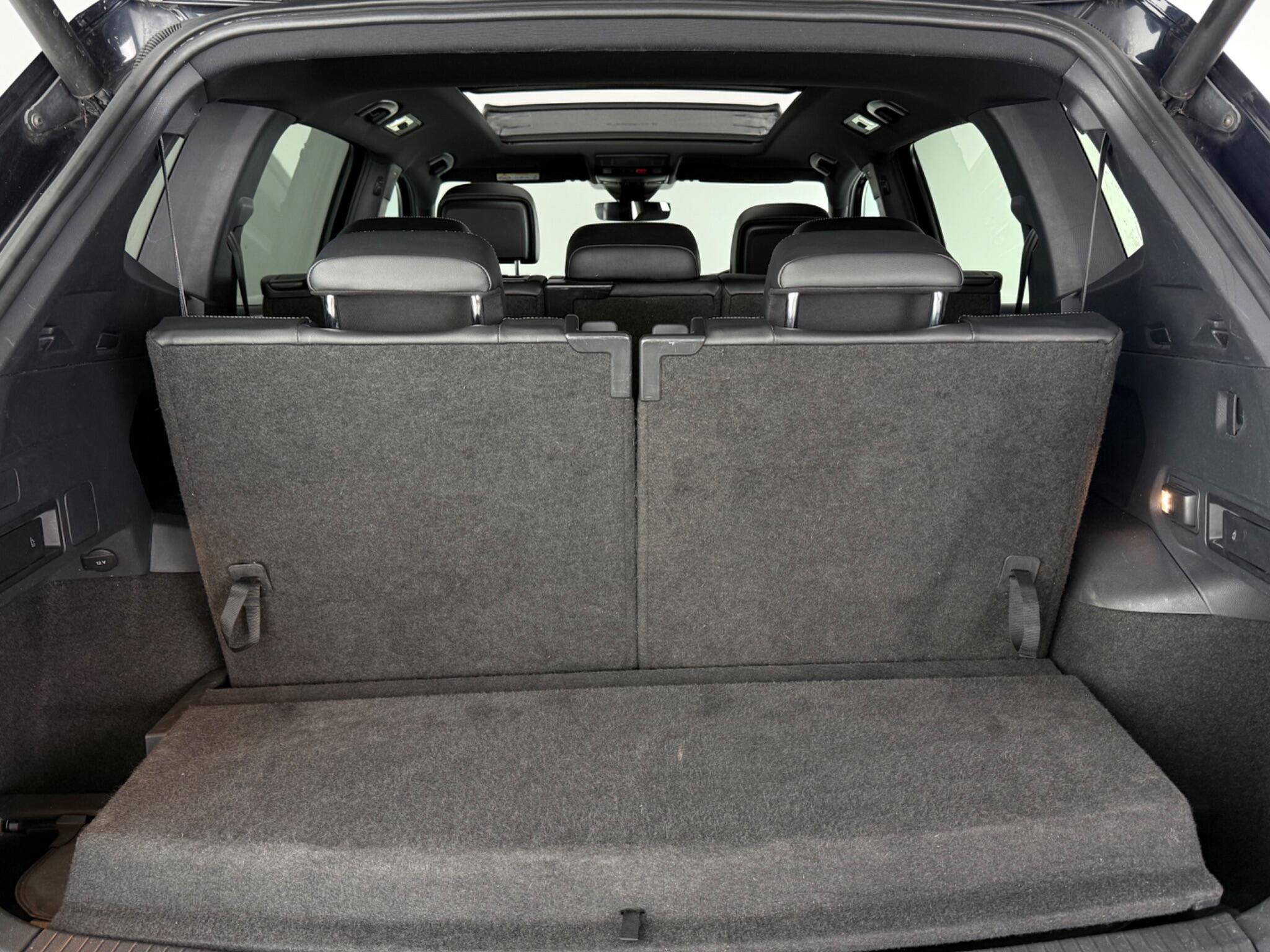 Volkswagen Tiguan Allspace view 10