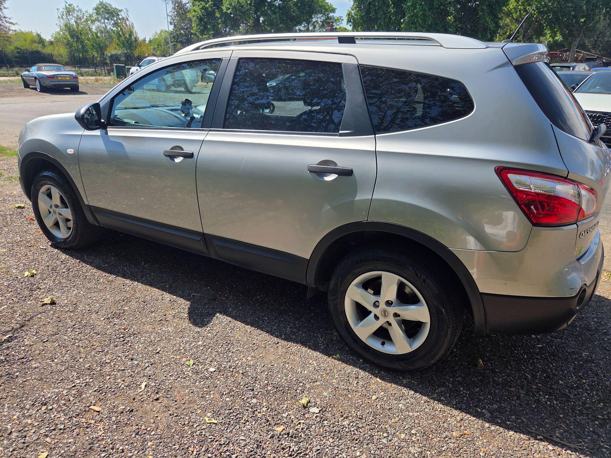 Nissan Qashqai+2 view 4