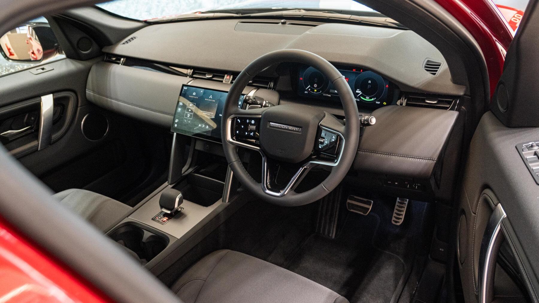 Land Rover Discovery Sport view 40