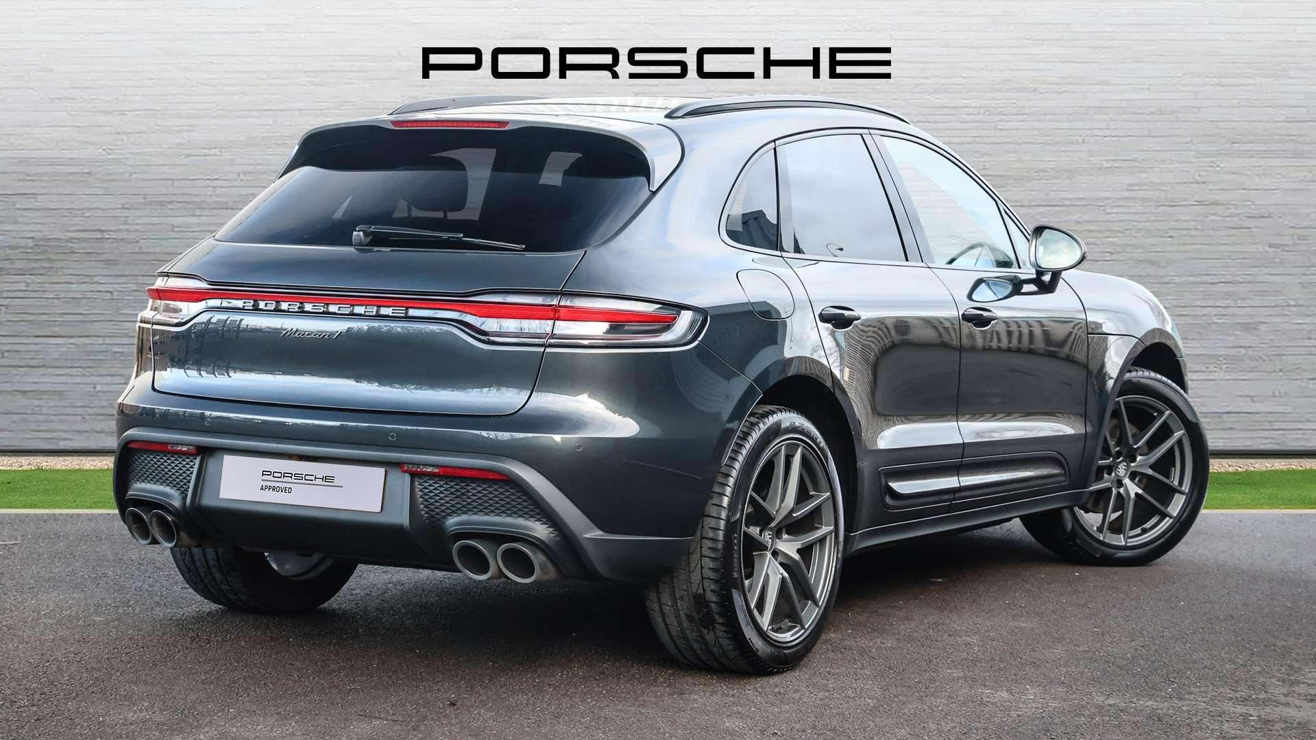 Porsche Macan view 3