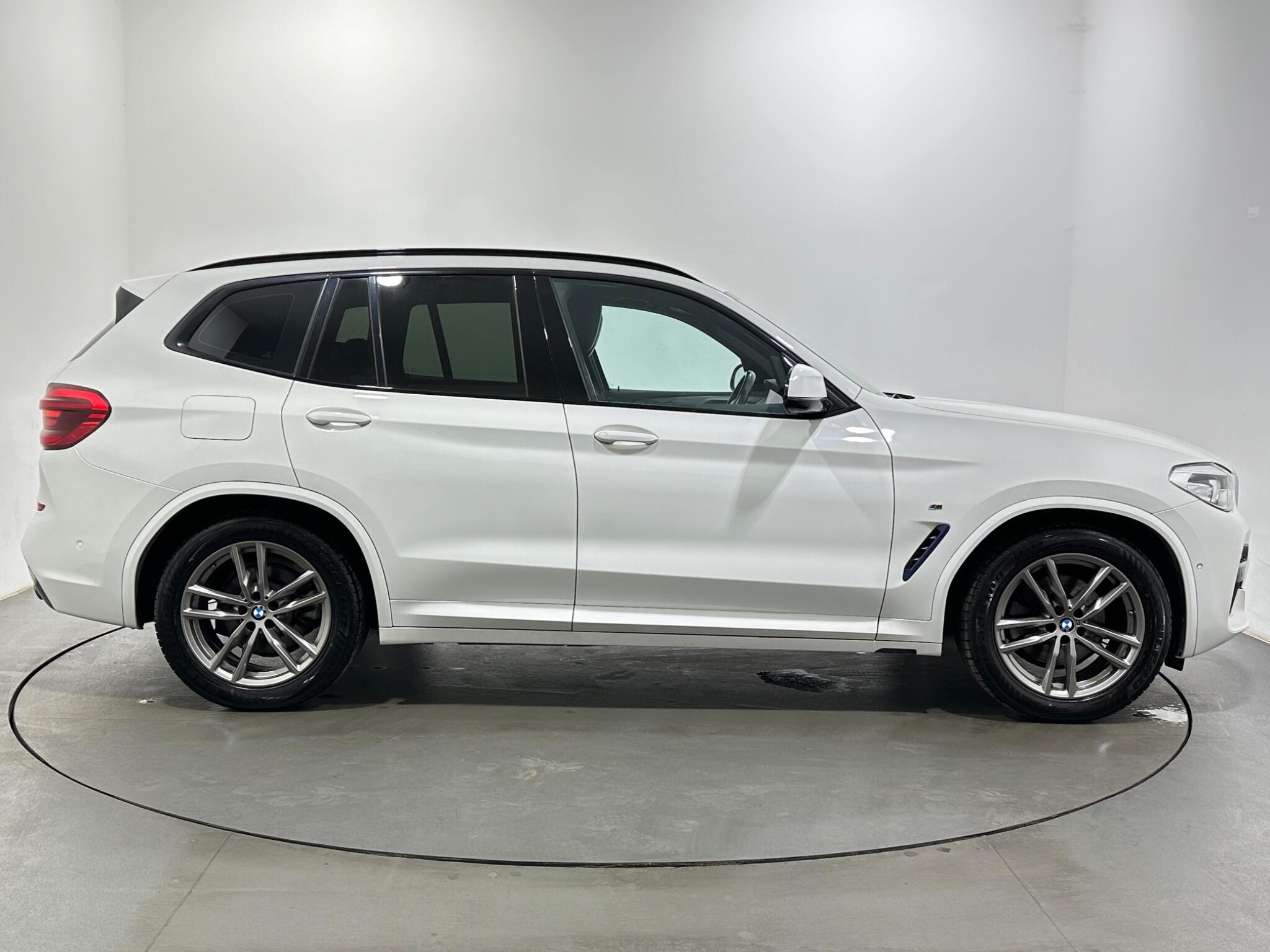 BMW X3 view 9