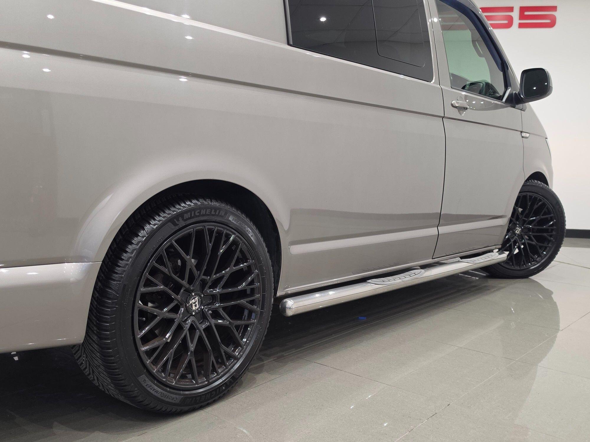 Volkswagen Transporter view 20