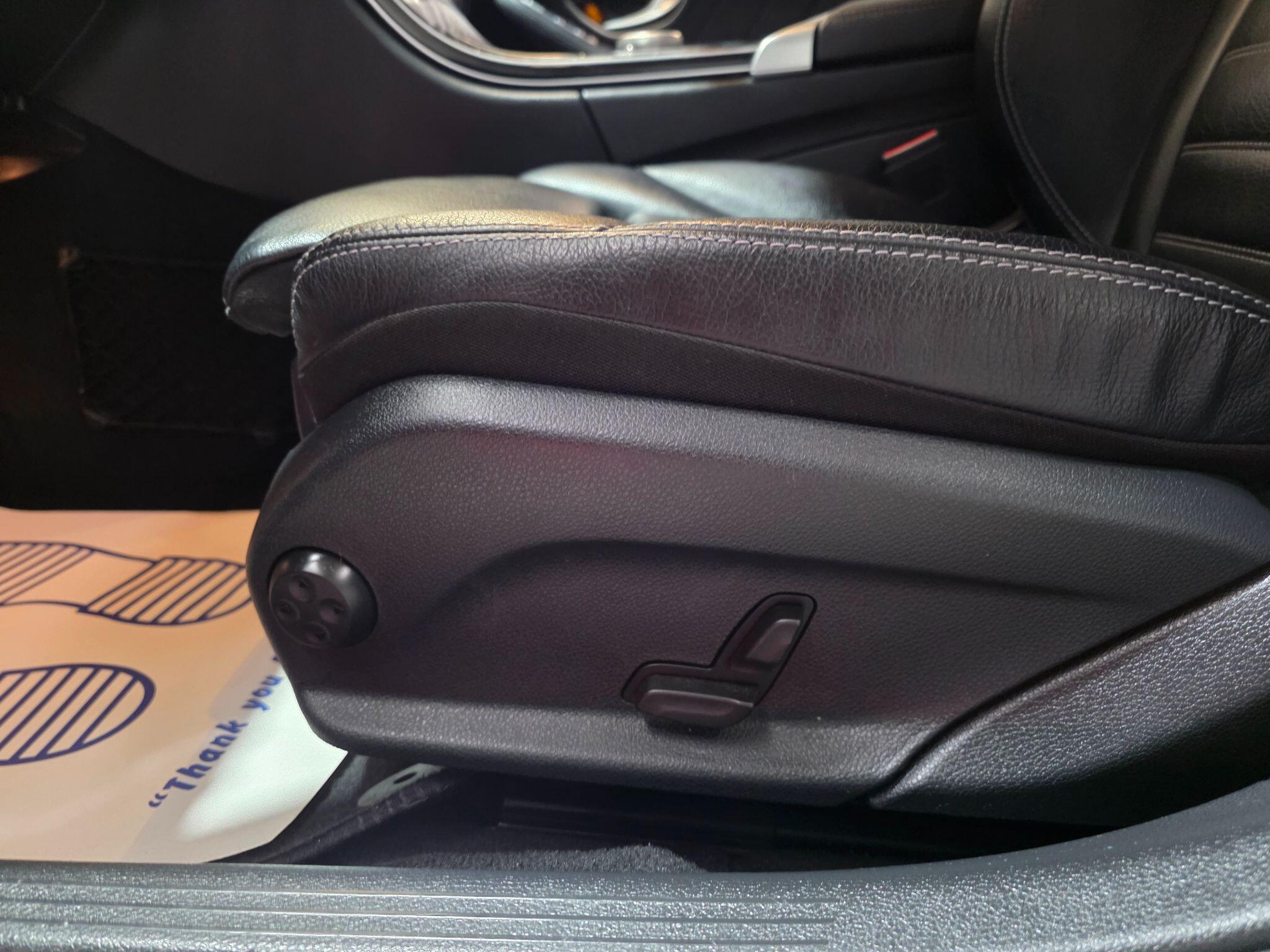 Mercedes-Benz C Class view 29