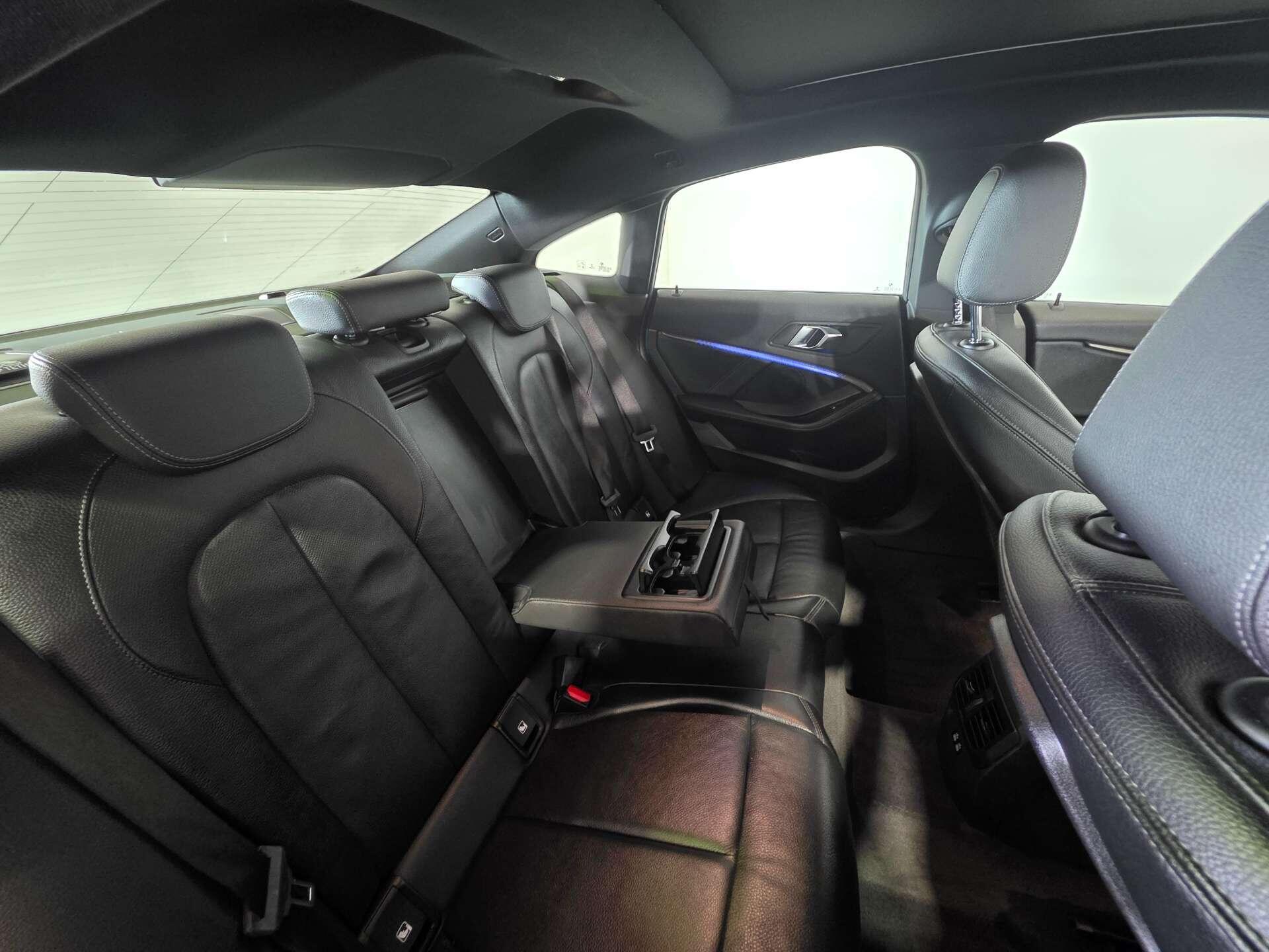 BMW 2 Series view 44