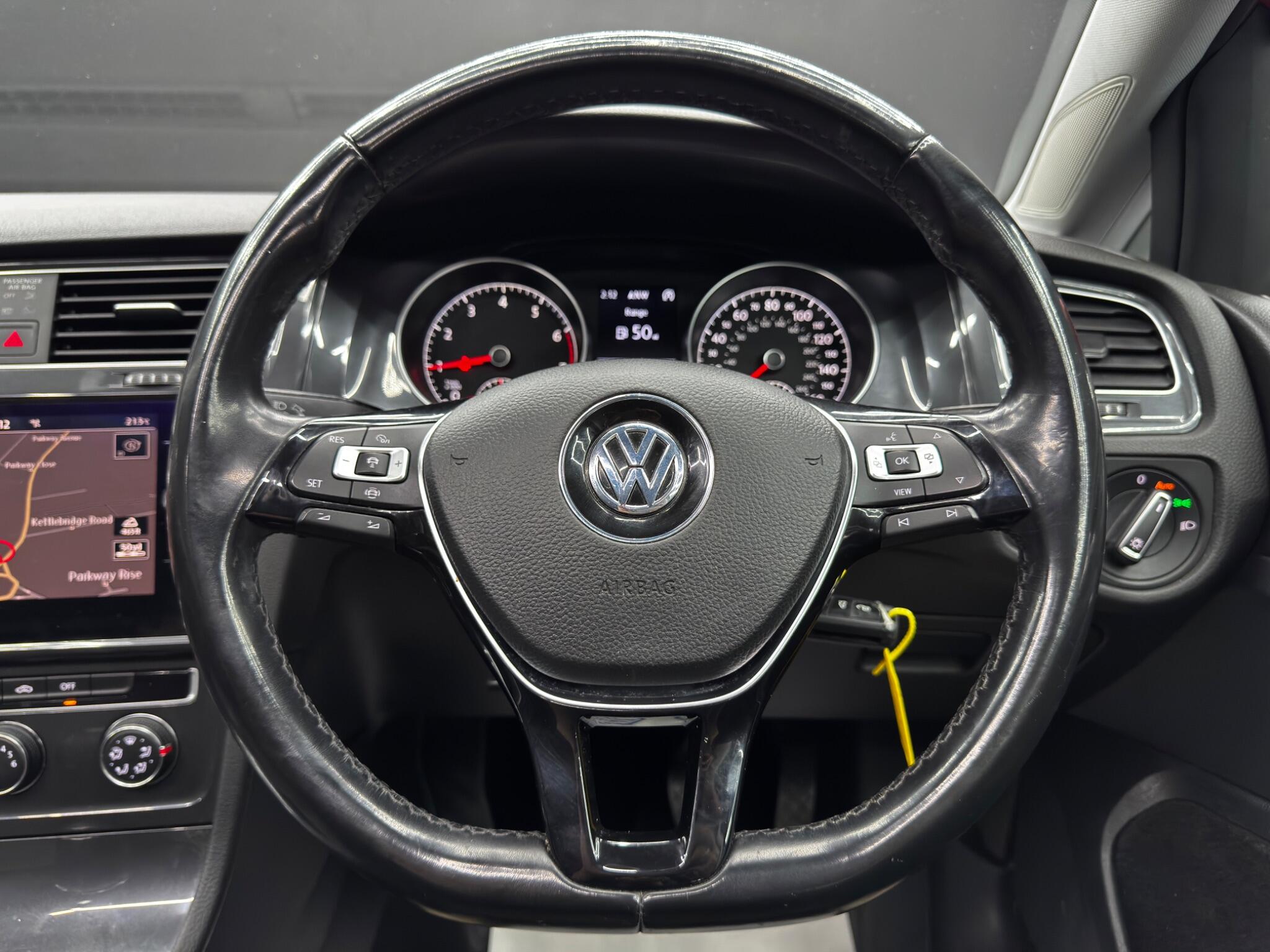 Volkswagen Golf view 17