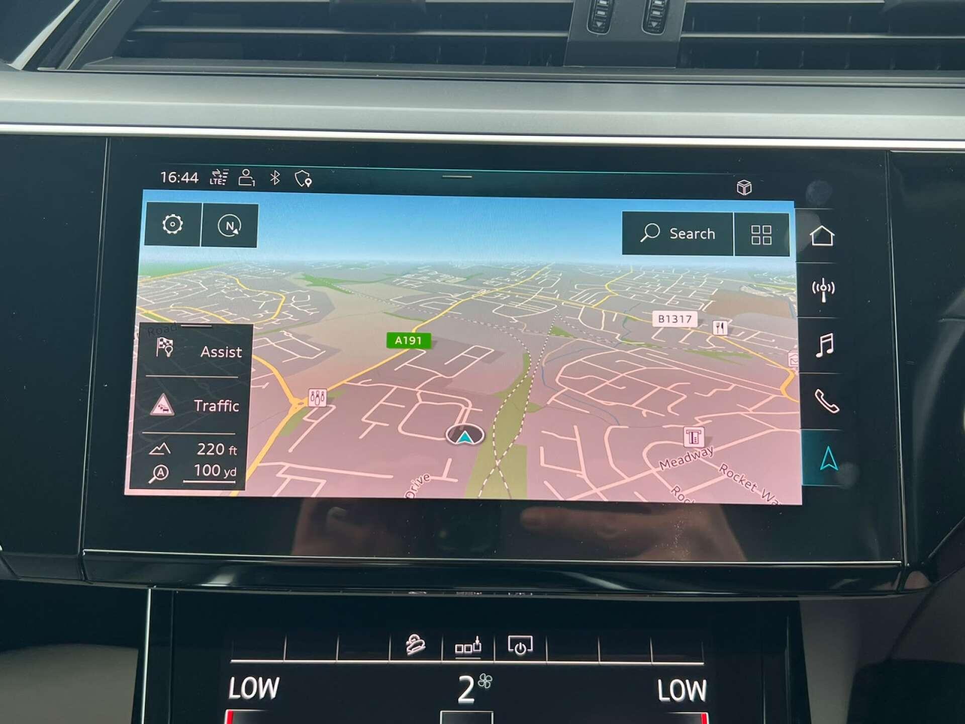 Audi E-Tron view 10