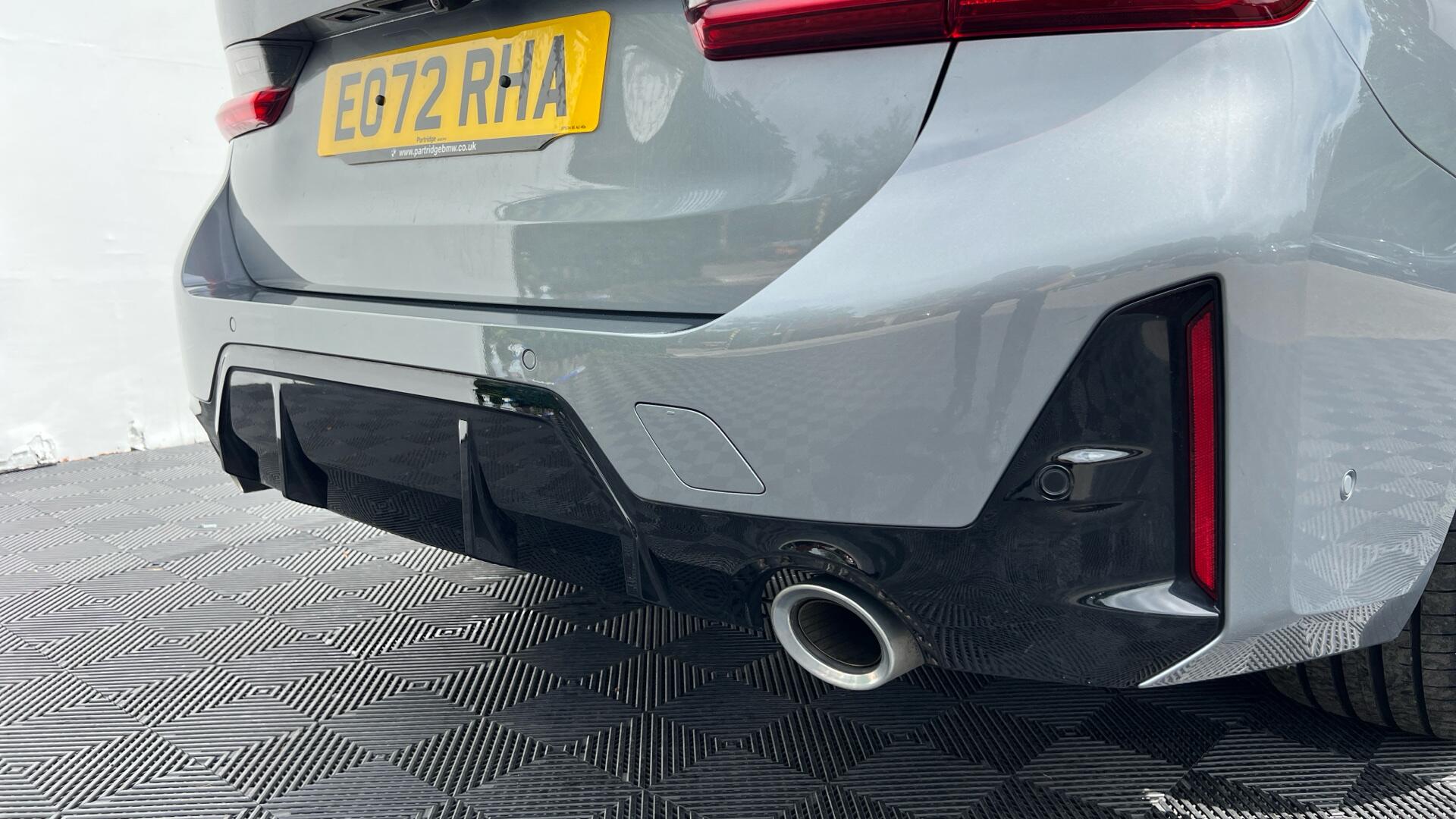 BMW 3 Series view 28