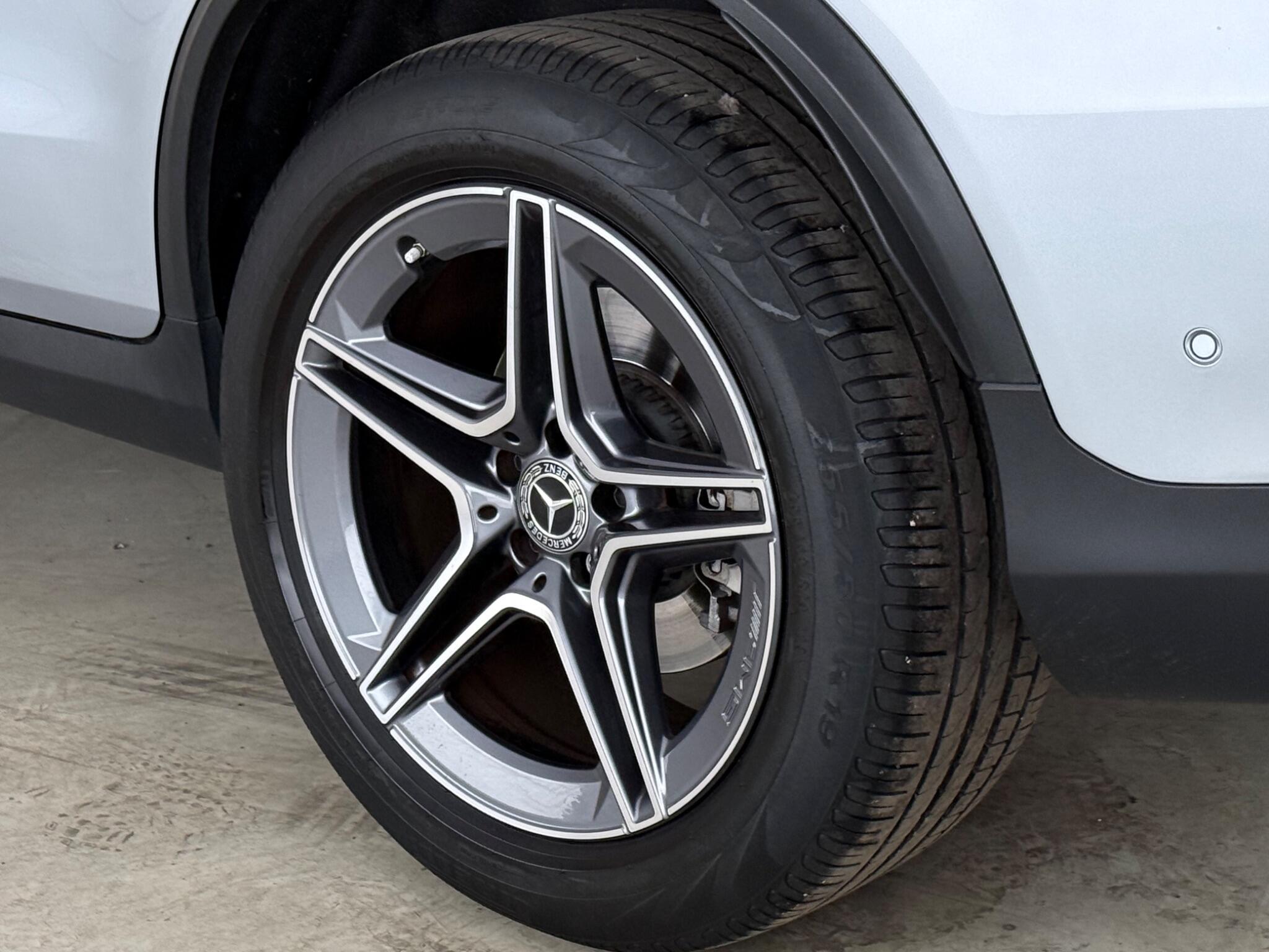 Mercedes-Benz GLC view 9
