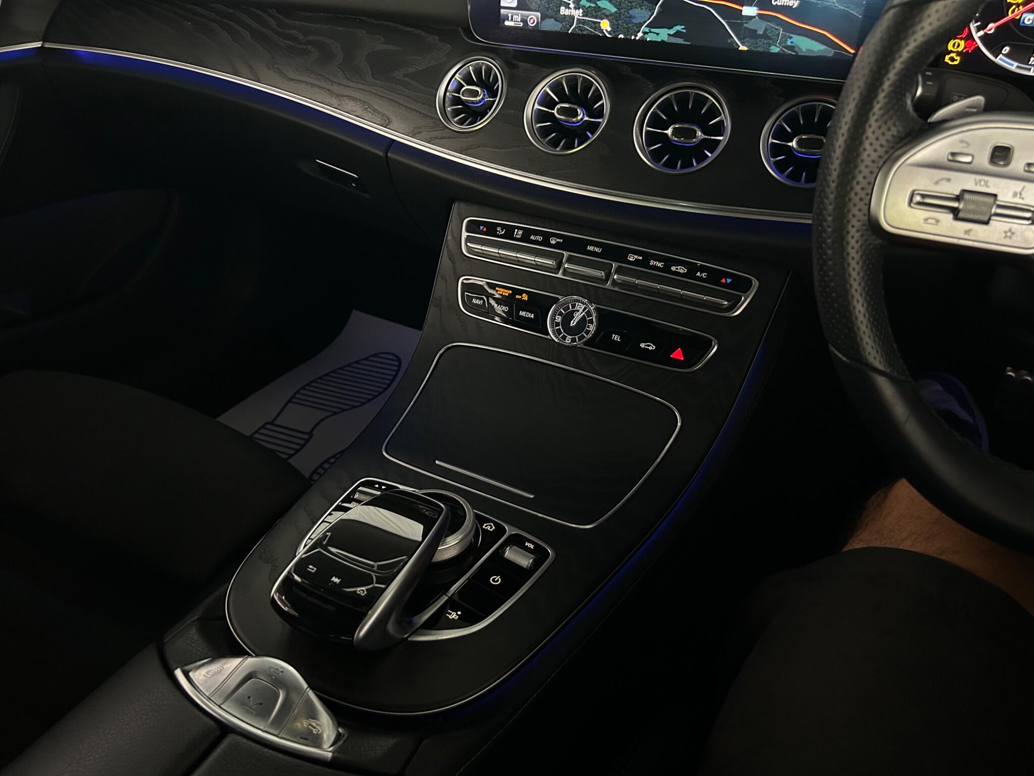 Mercedes-Benz E Class view 22
