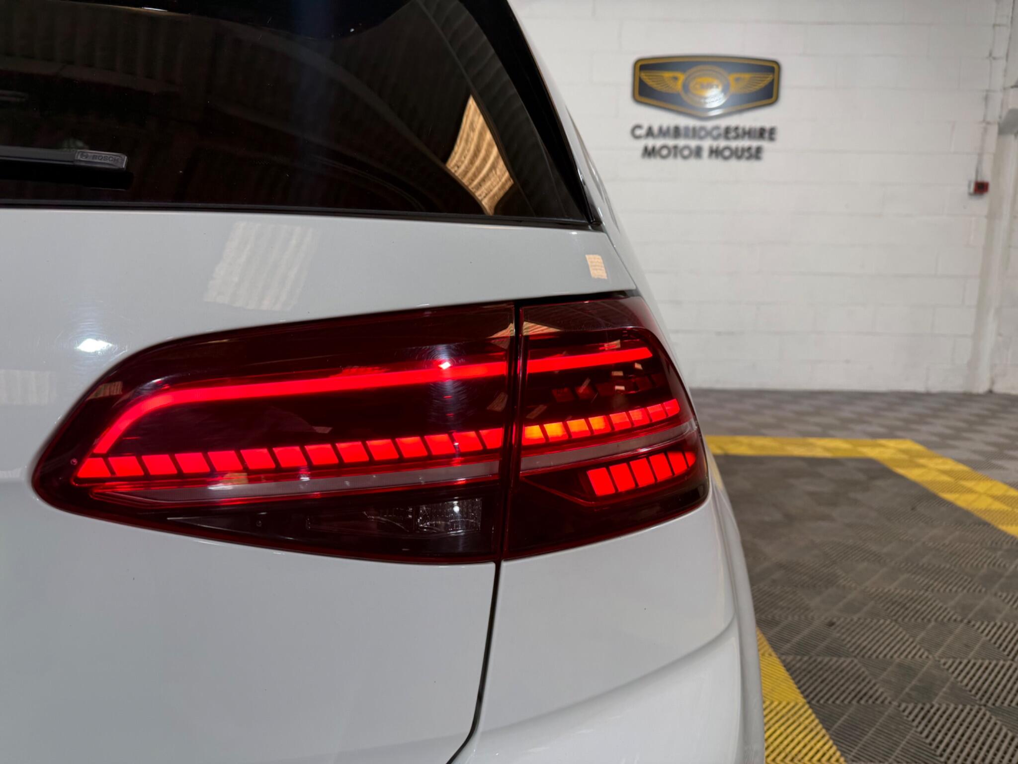 Volkswagen Golf view 57