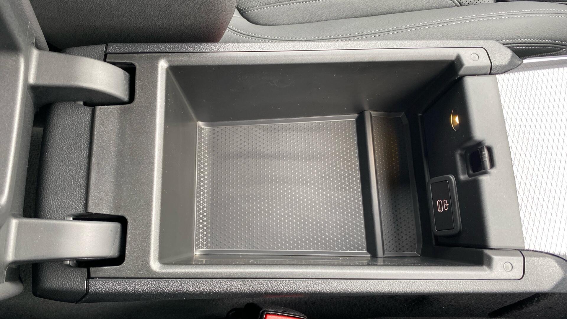 BMW 3 Series view 30