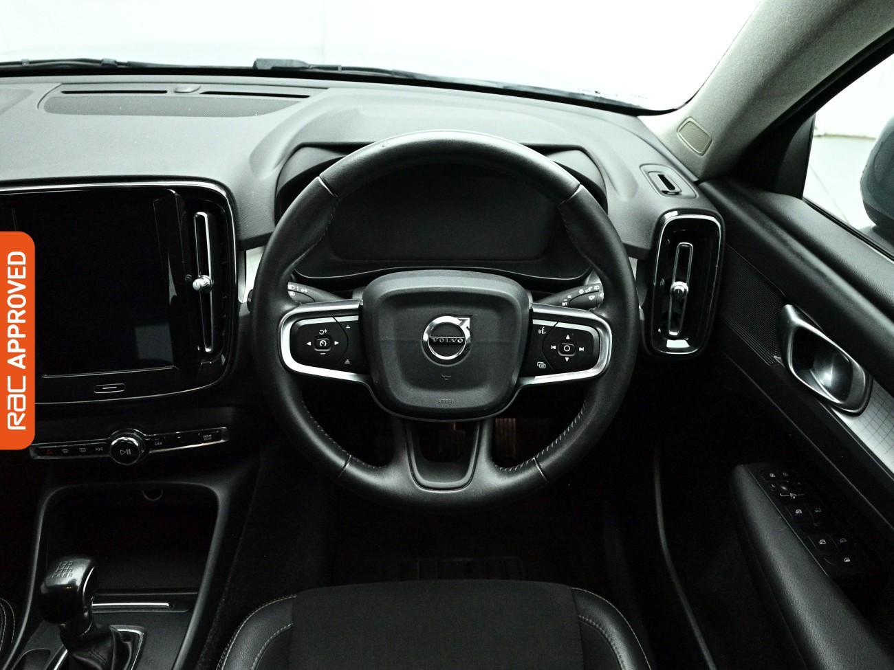 Volvo XC40 view 9