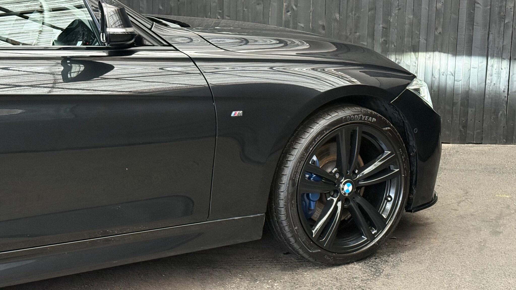 BMW 3 Series view 14