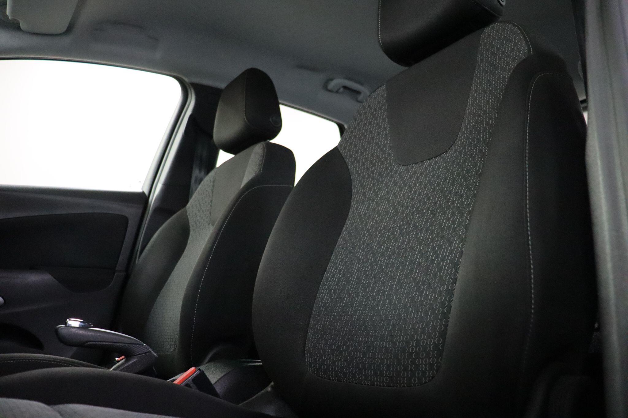 Vauxhall Crossland X view 35