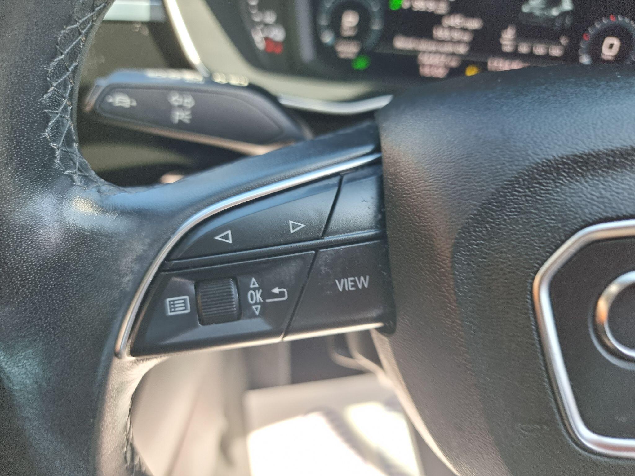 Audi Q3 view 16