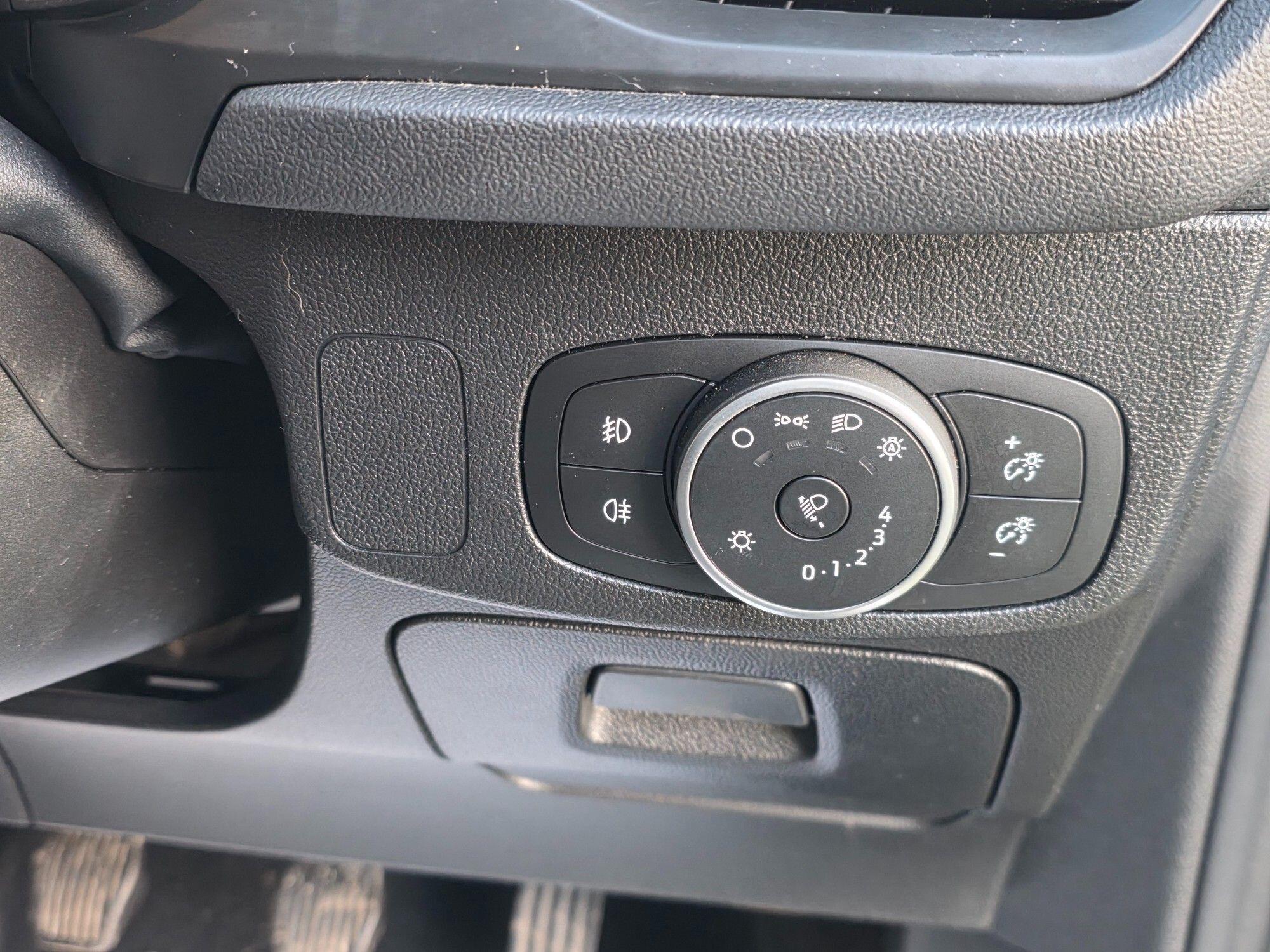 Ford Focus view 28