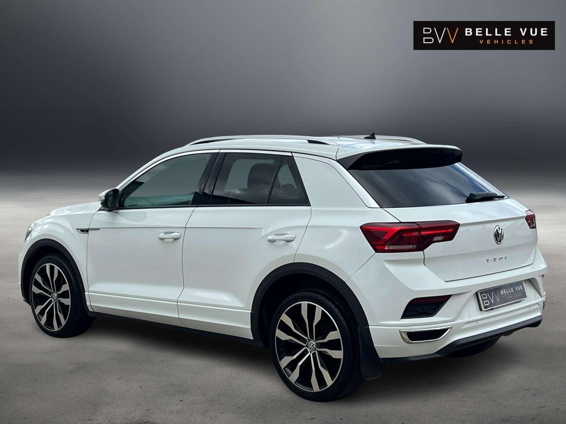 Volkswagen T-Roc view 16