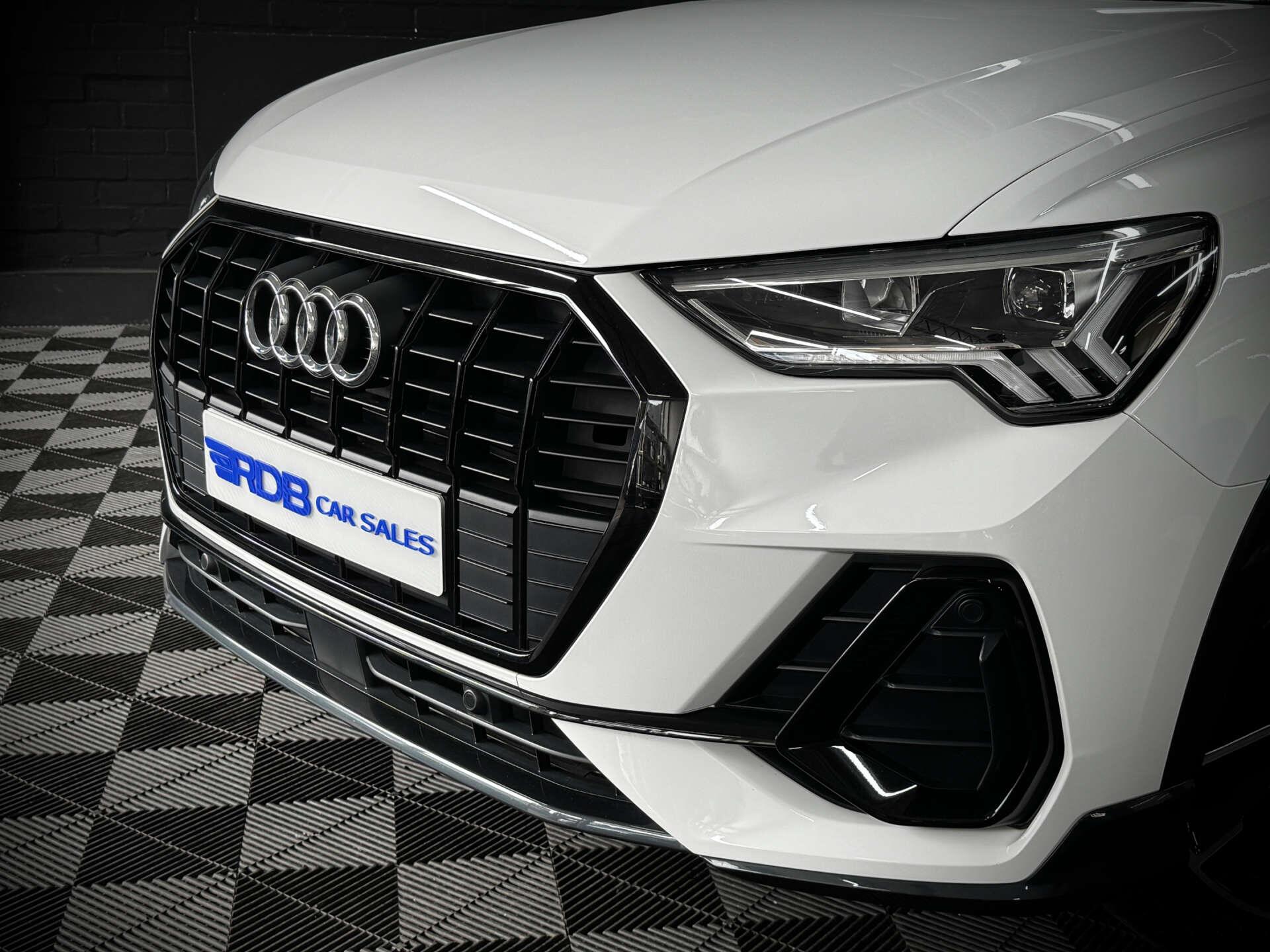 Audi Q3 view 4