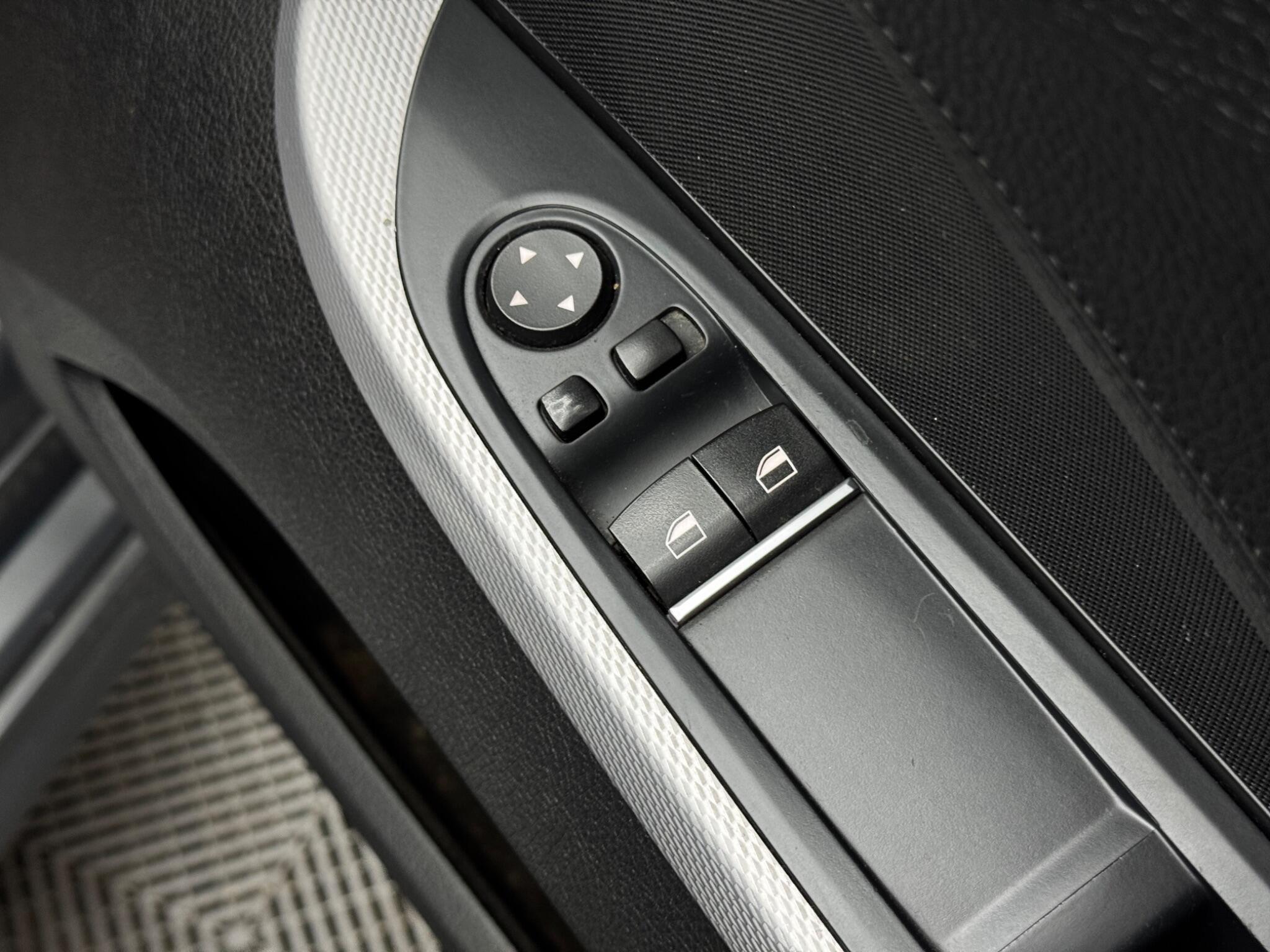 BMW 6 Series view 42