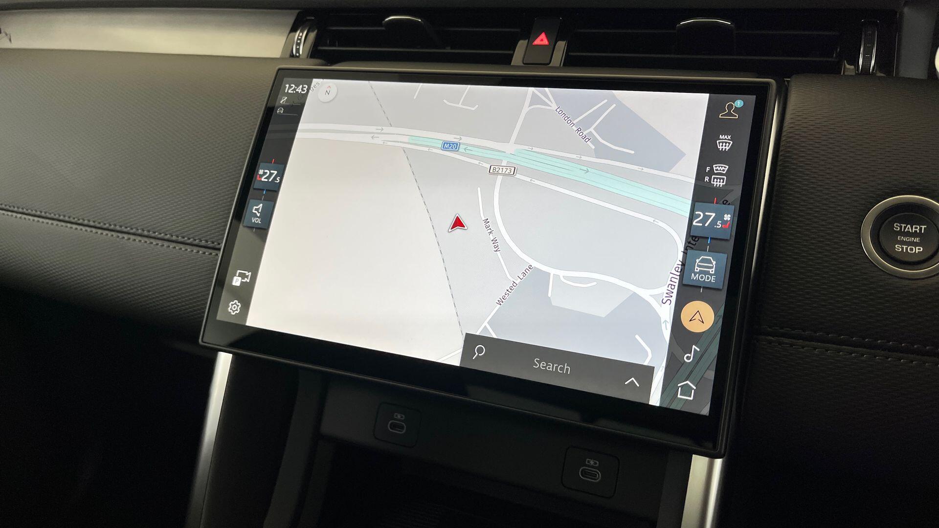 Land Rover Discovery Sport view 14