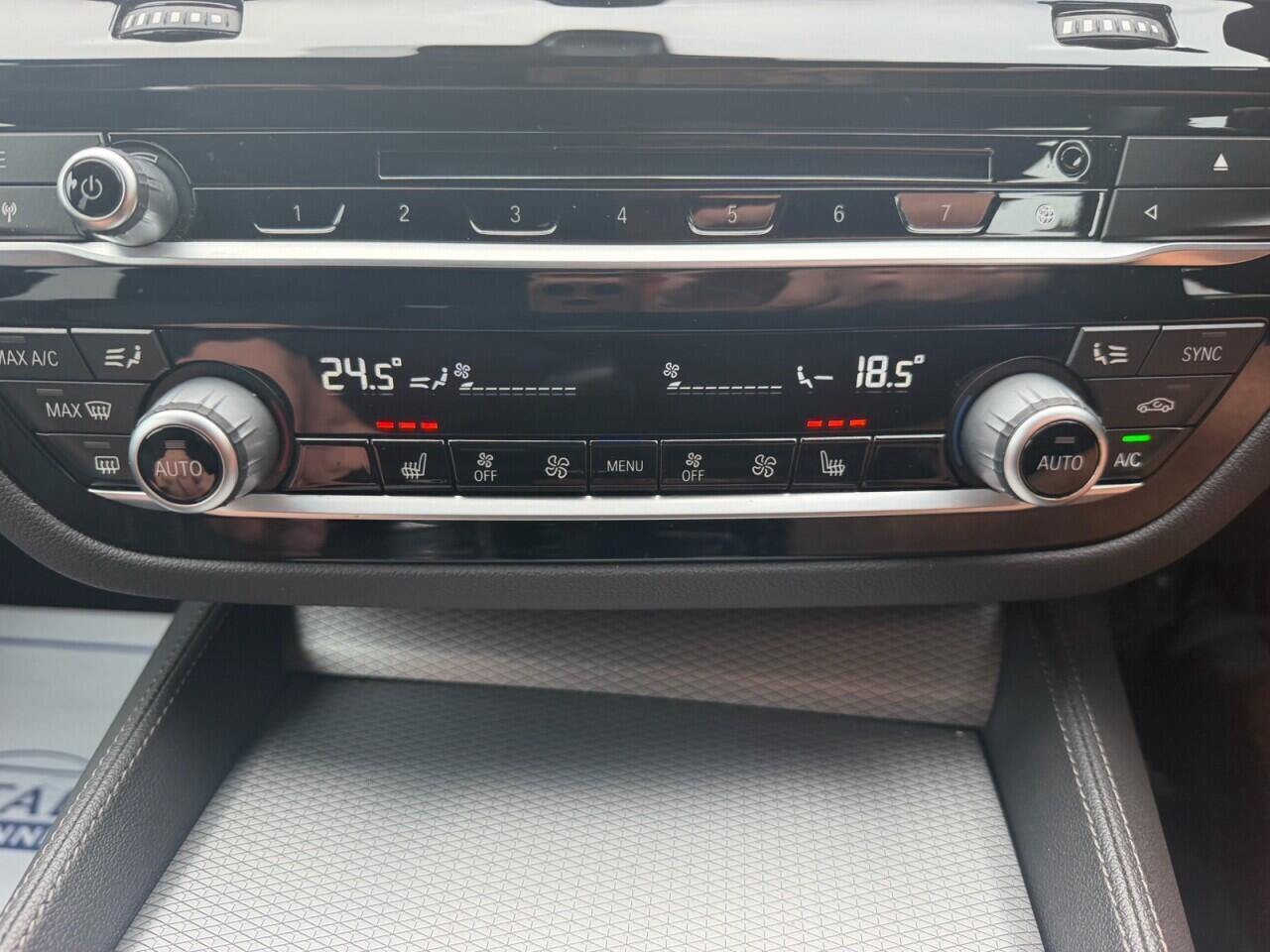 BMW 5 Series view 16