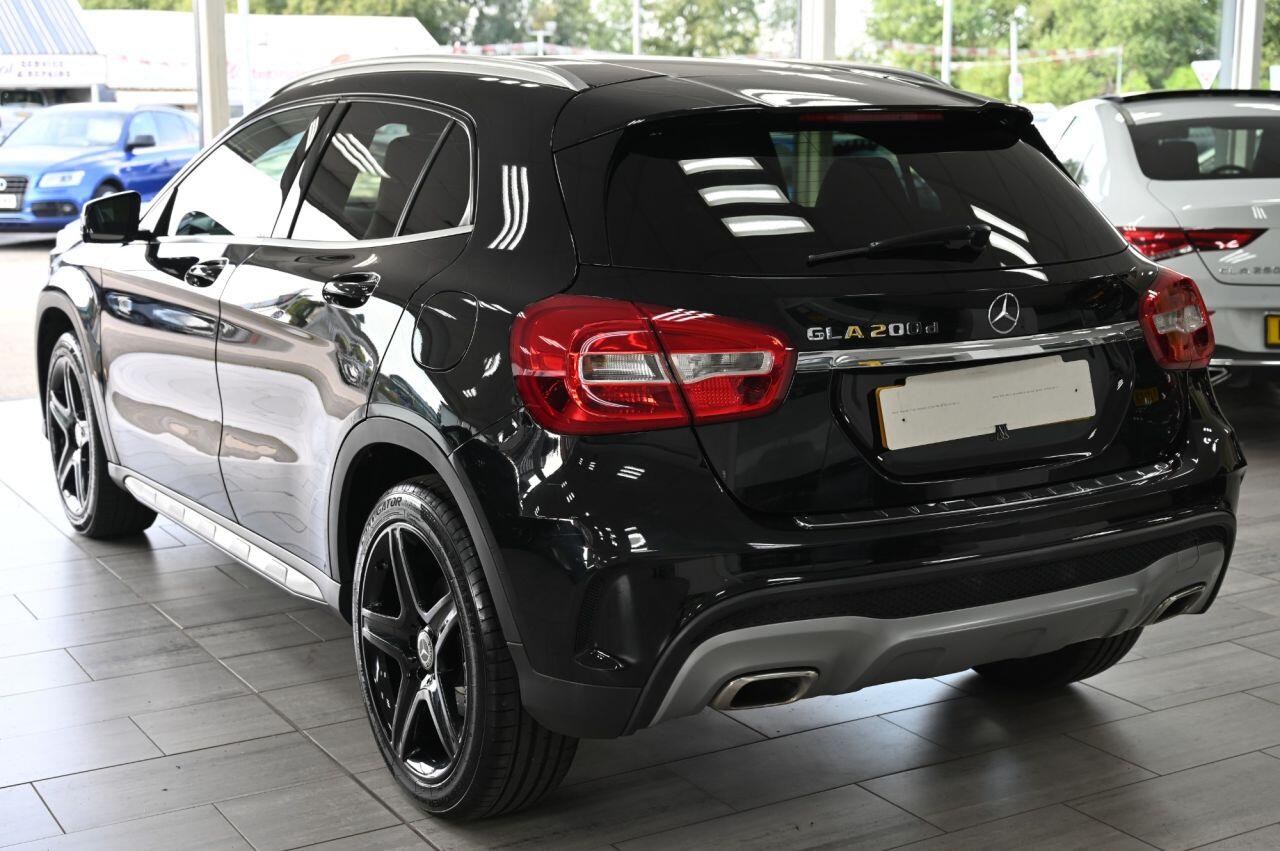 Mercedes-Benz Gla view 10