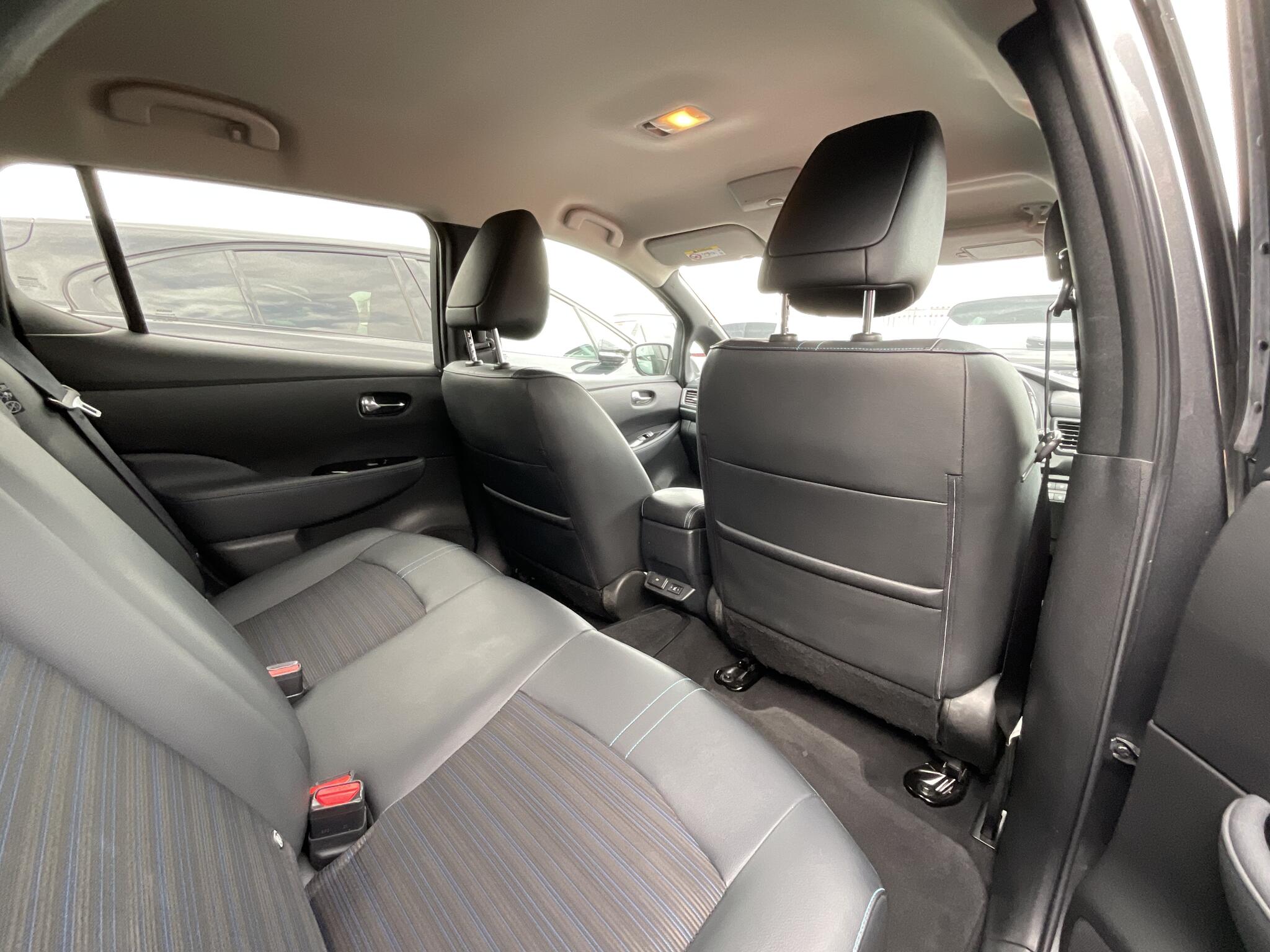 Nissan Leaf view 10