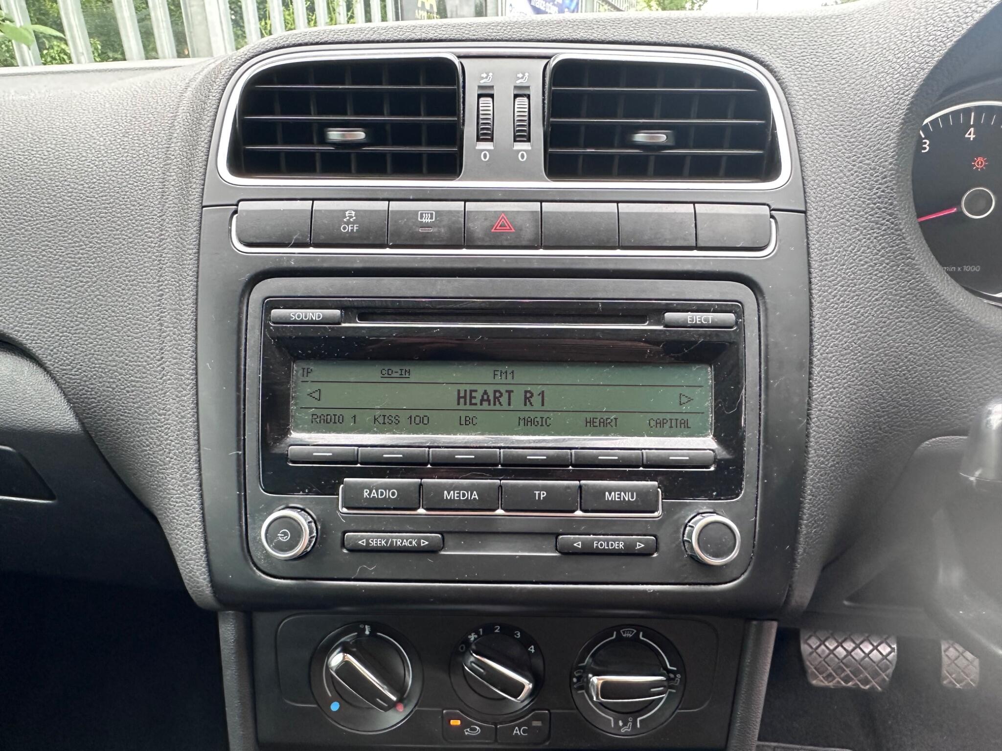 2011 Volkswagen Polo image 29
