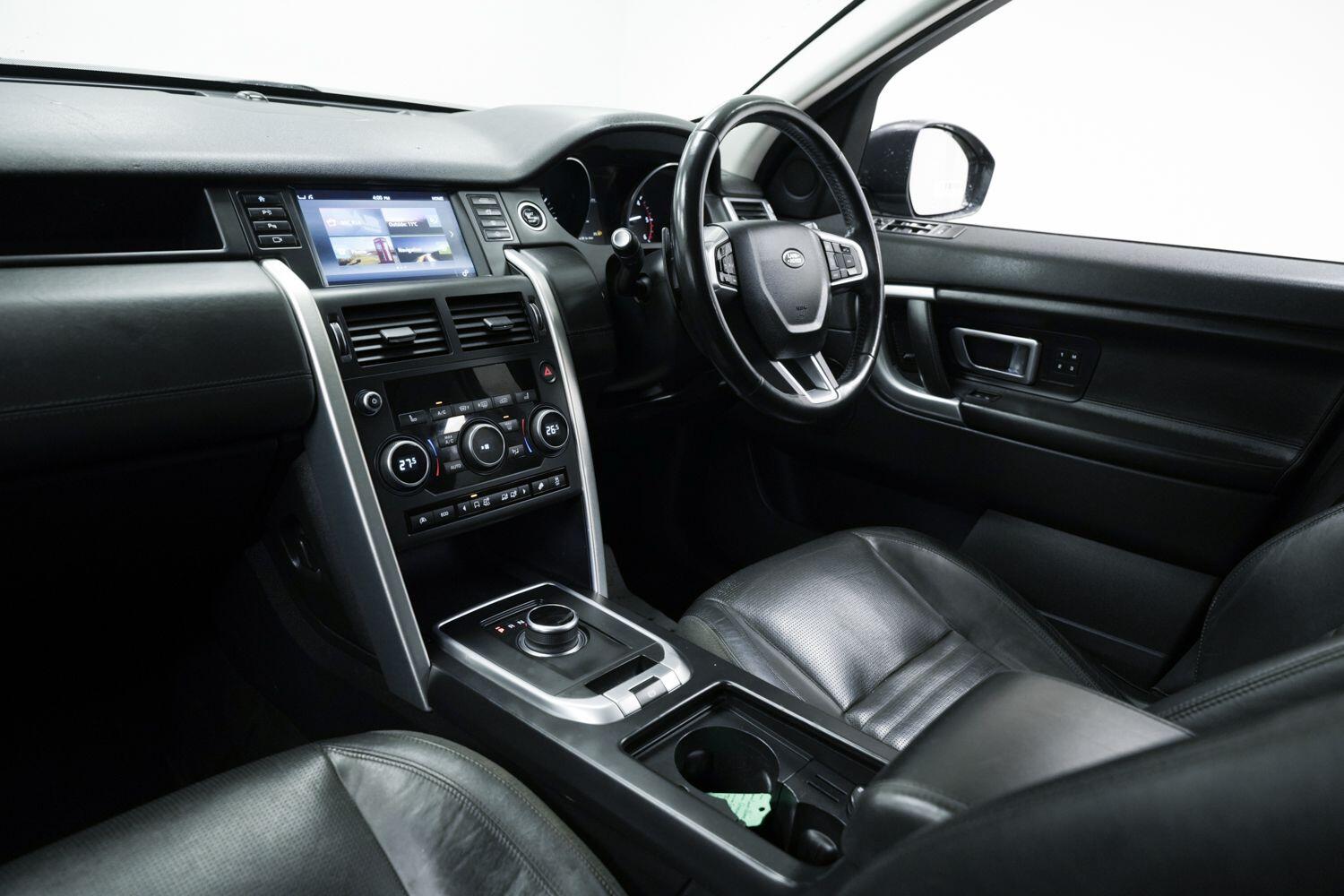 Land Rover Discovery Sport view 16