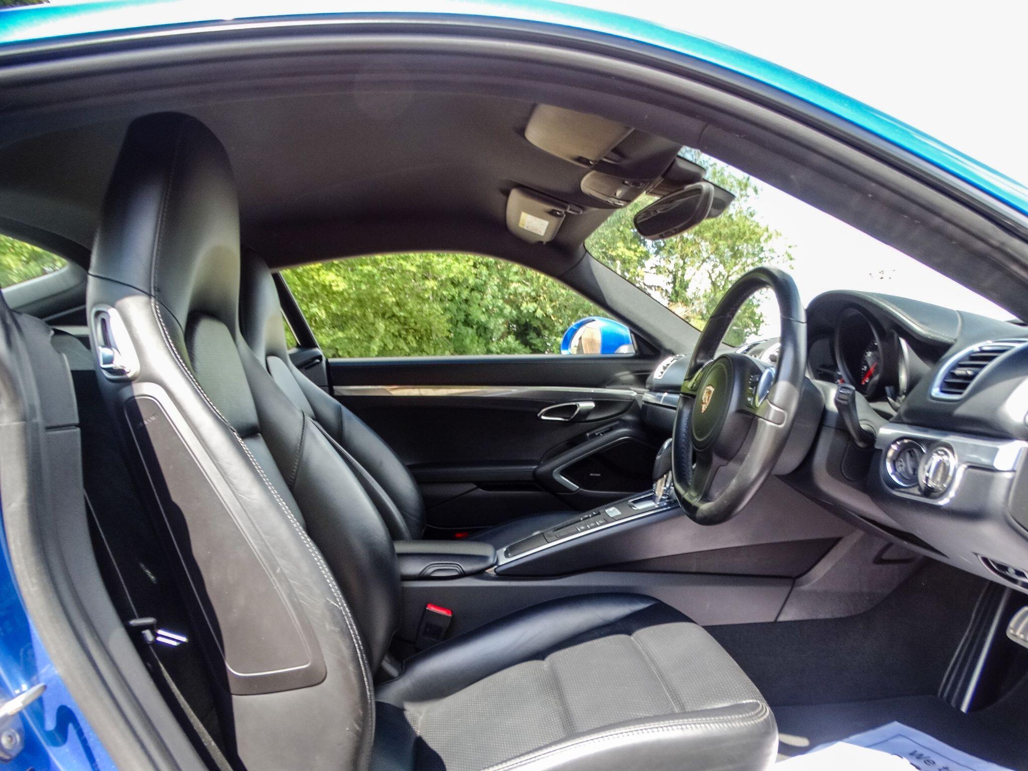 Porsche Cayman view 16