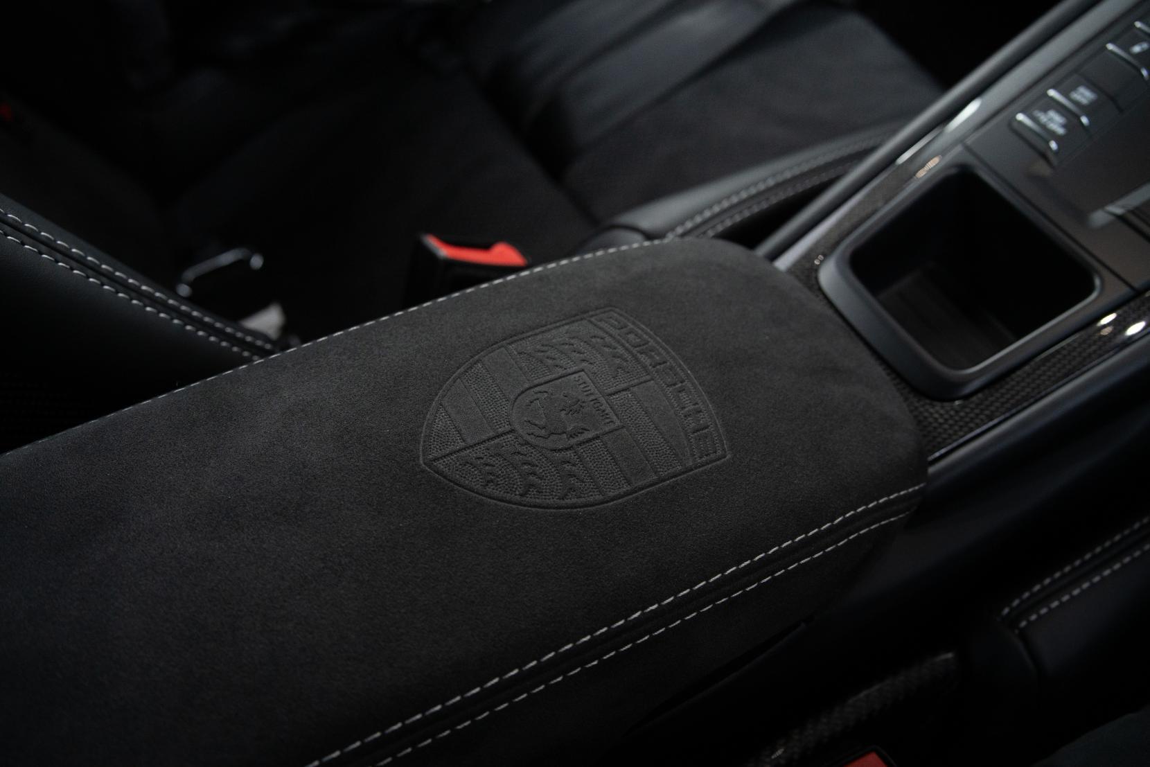 Porsche 911 view 19
